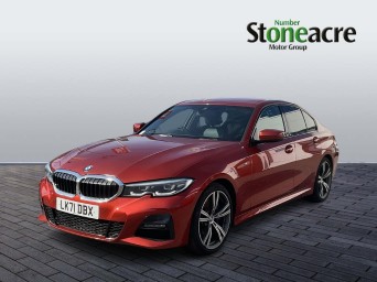 BMW 3 Series 2.0 330i M Sport Auto Euro 6 (s/s) 4dr LK71DBX Image 3