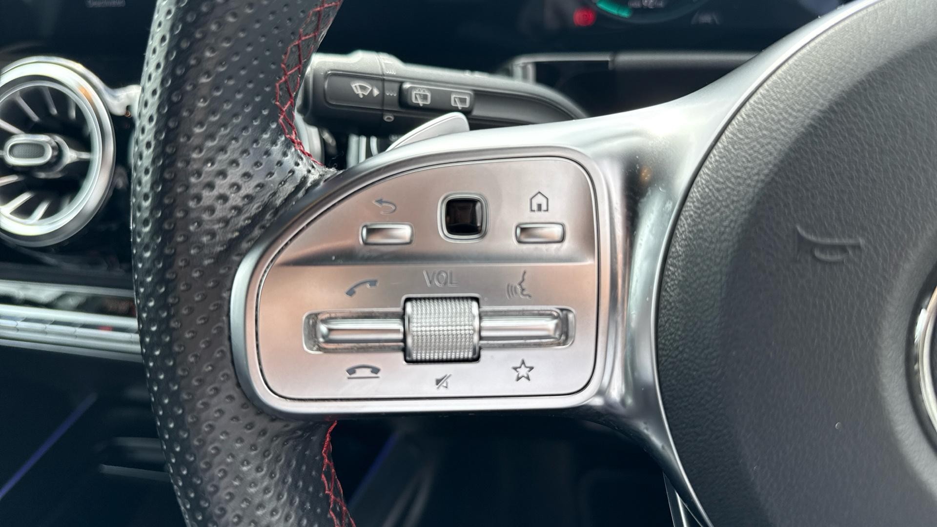 Mercedes-Benz EQA Image 19