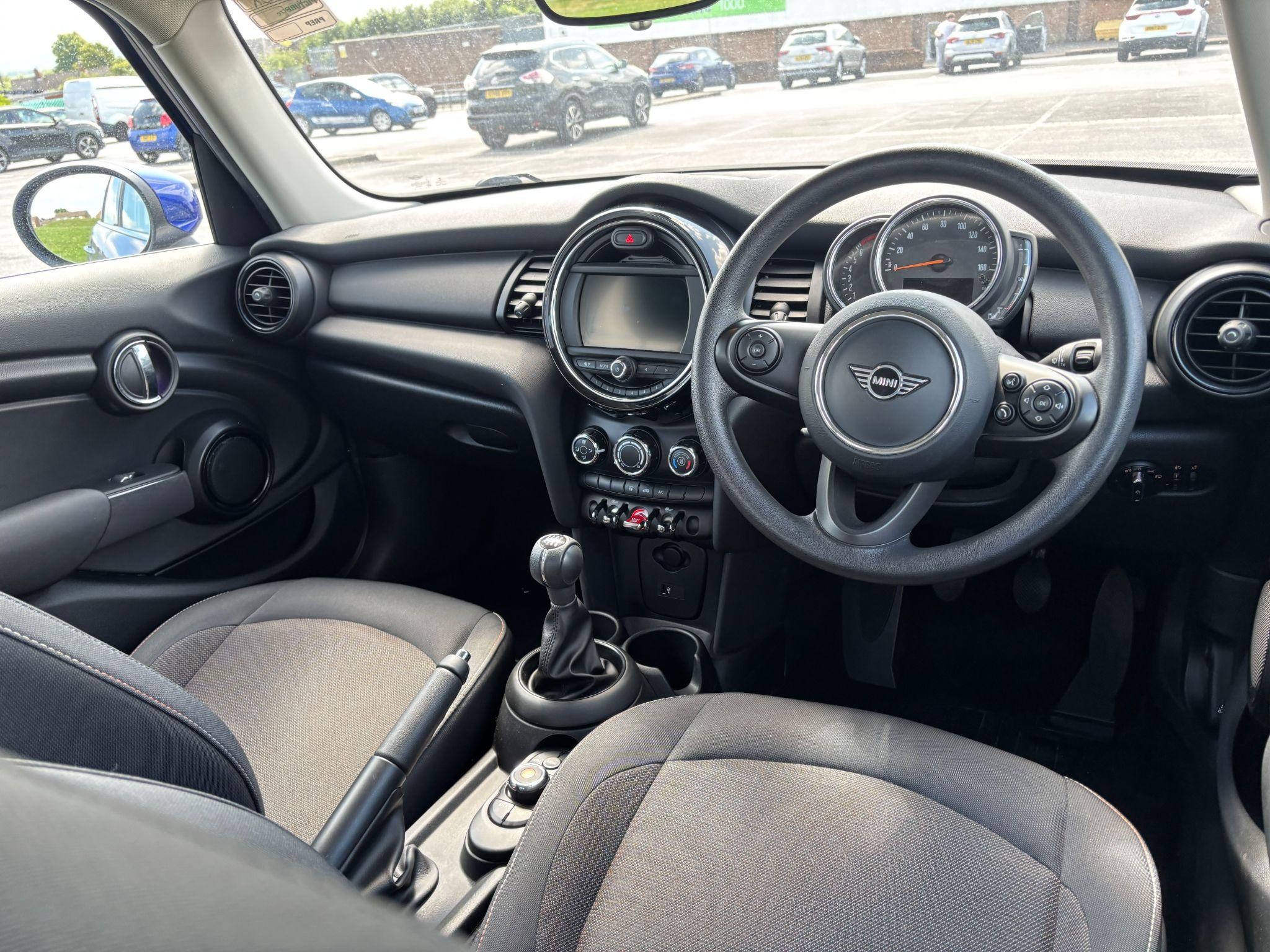 MINI Hatch Image 11