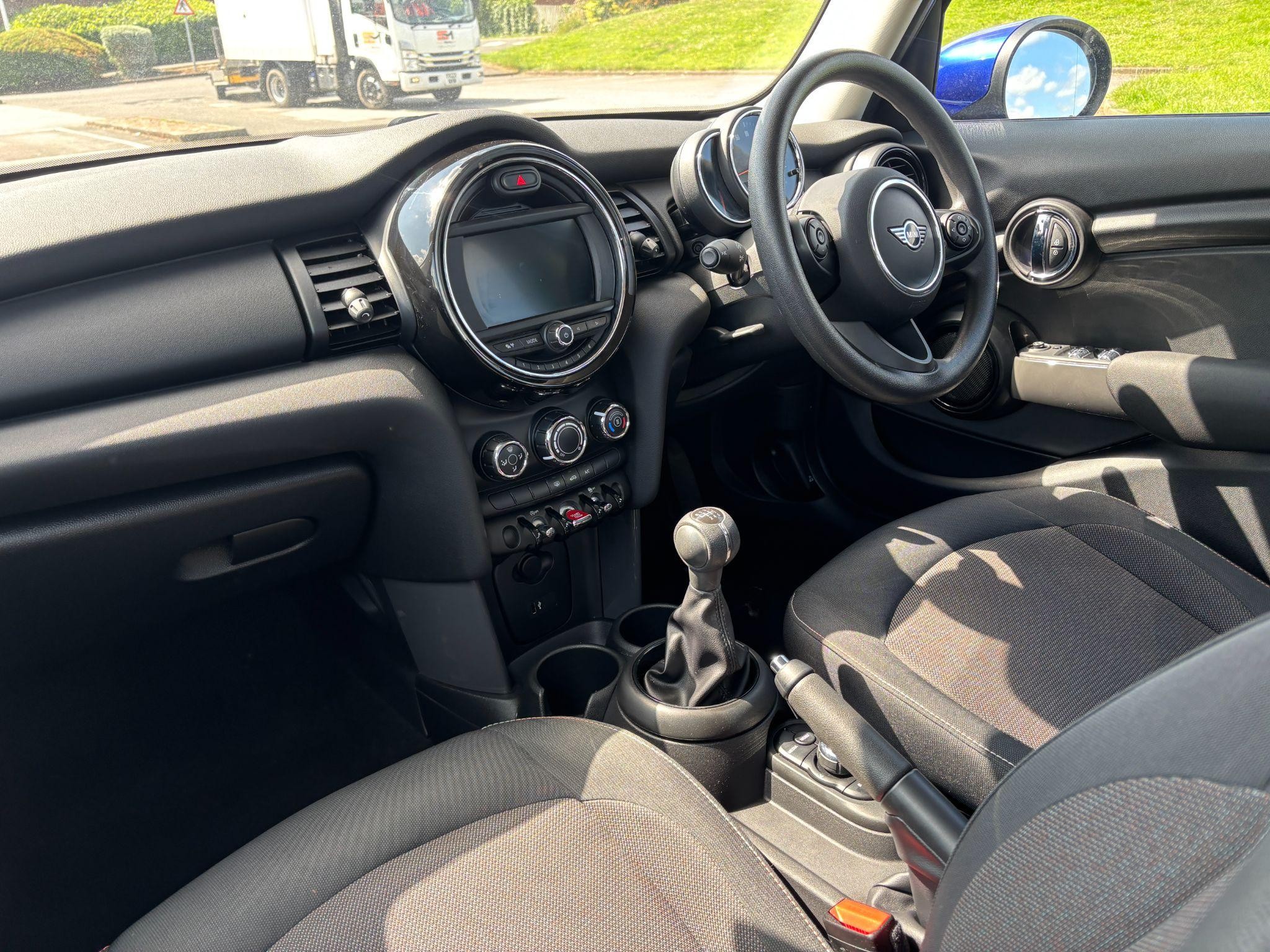 MINI Hatch Image 13
