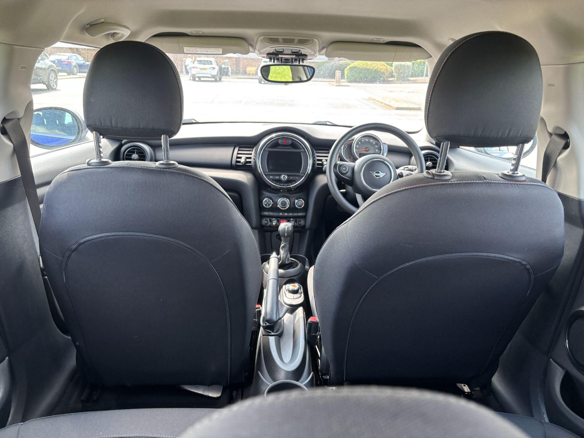 MINI Hatch Image 17