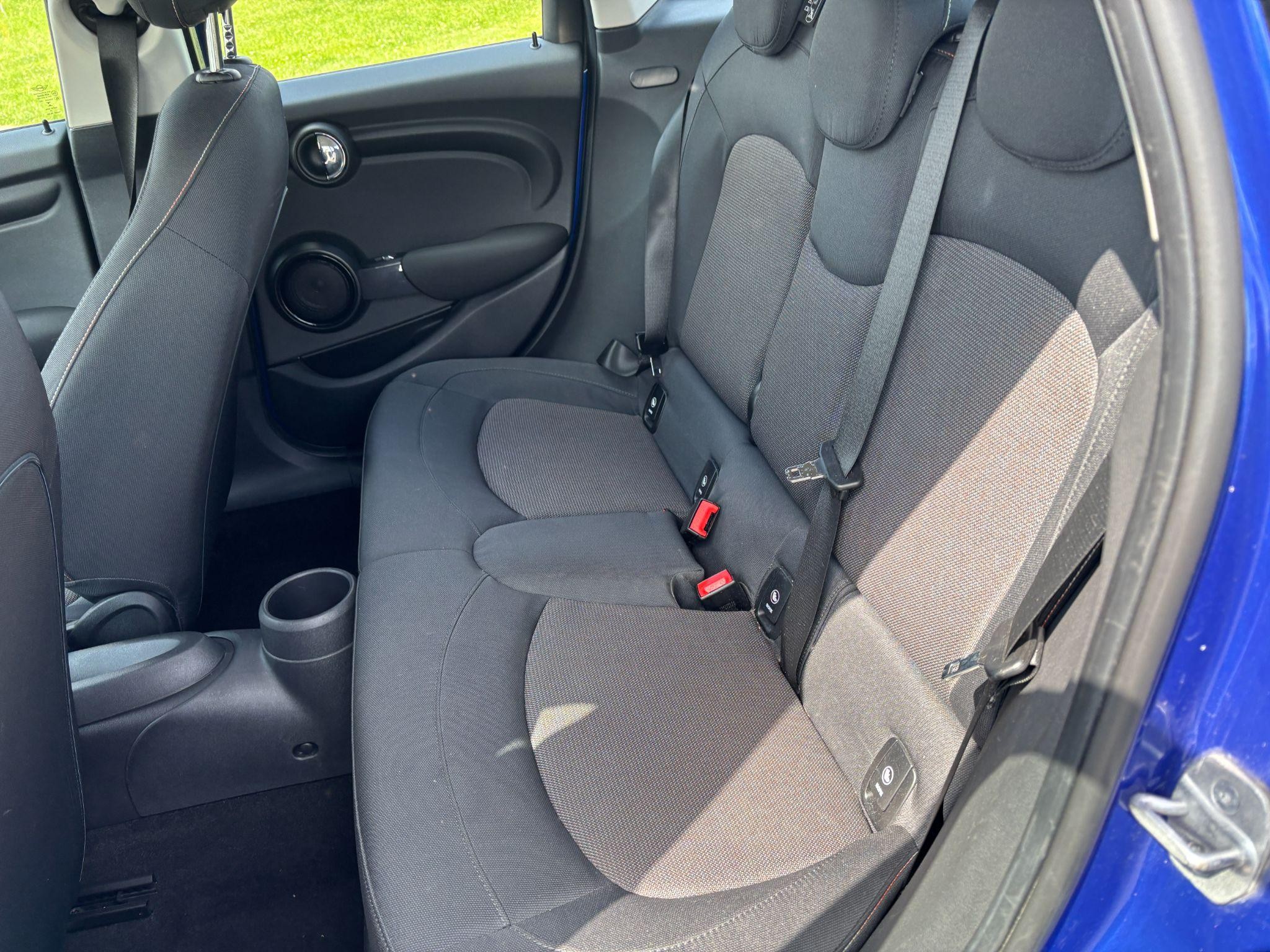 MINI Hatch Image 18