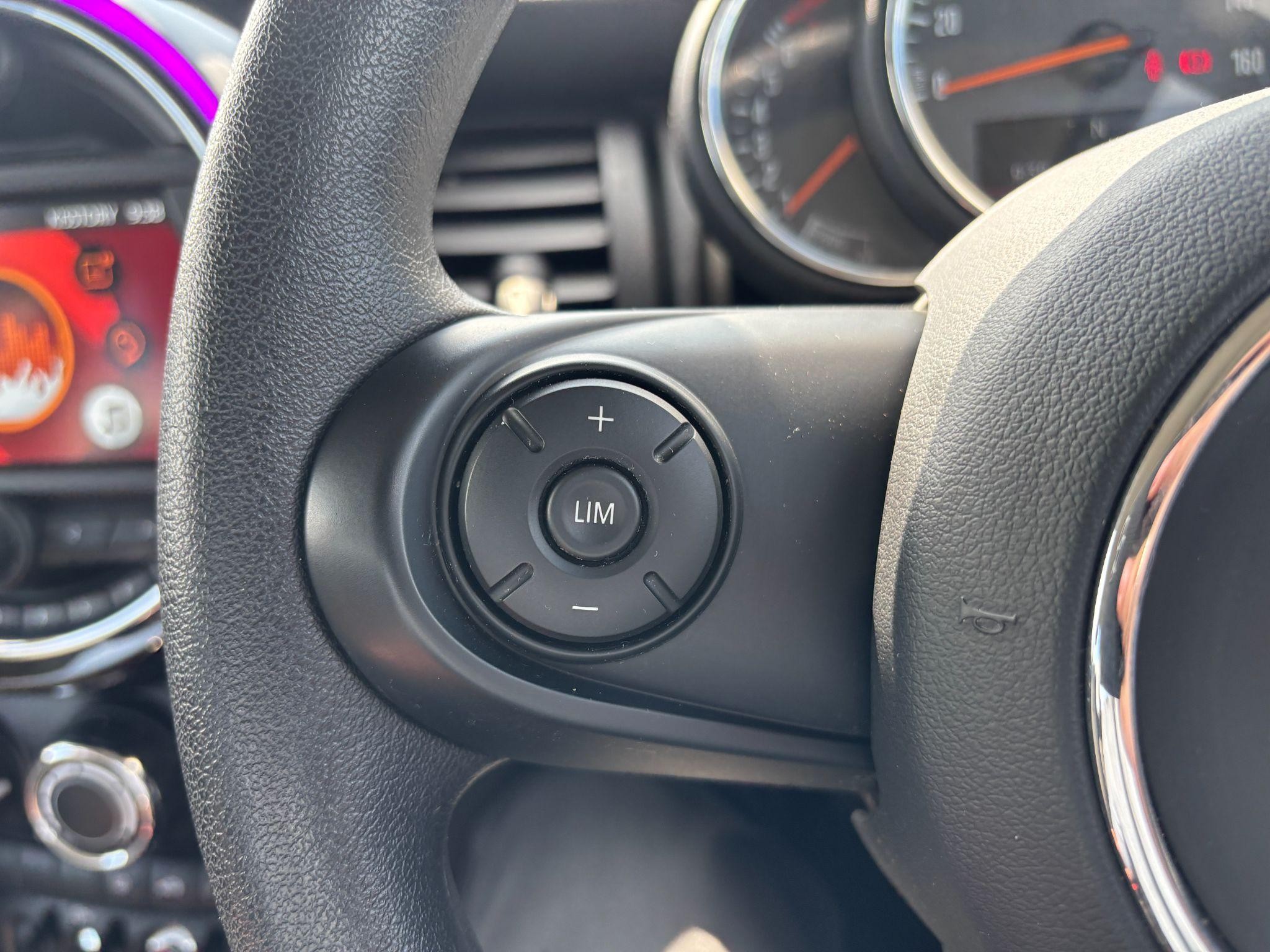 MINI Hatch Image 20