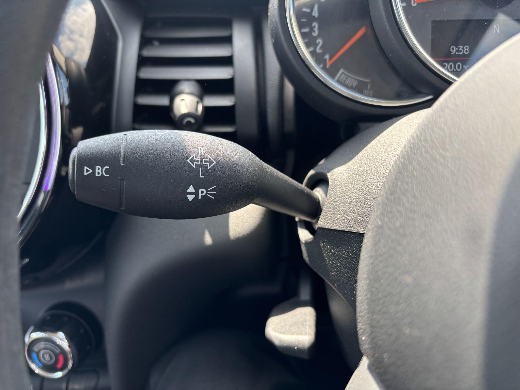 MINI Hatch Image 23