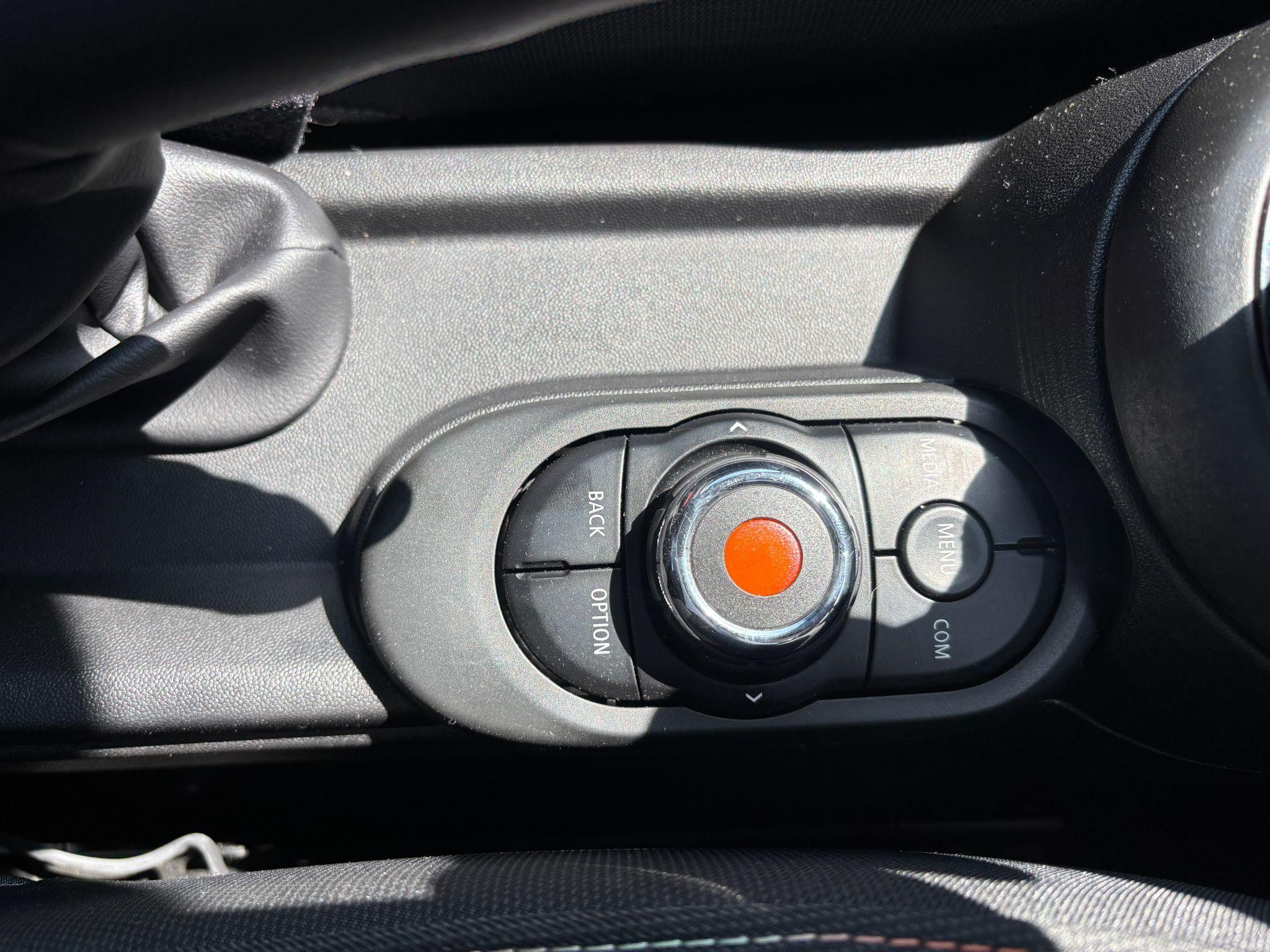 MINI Hatch Image 51