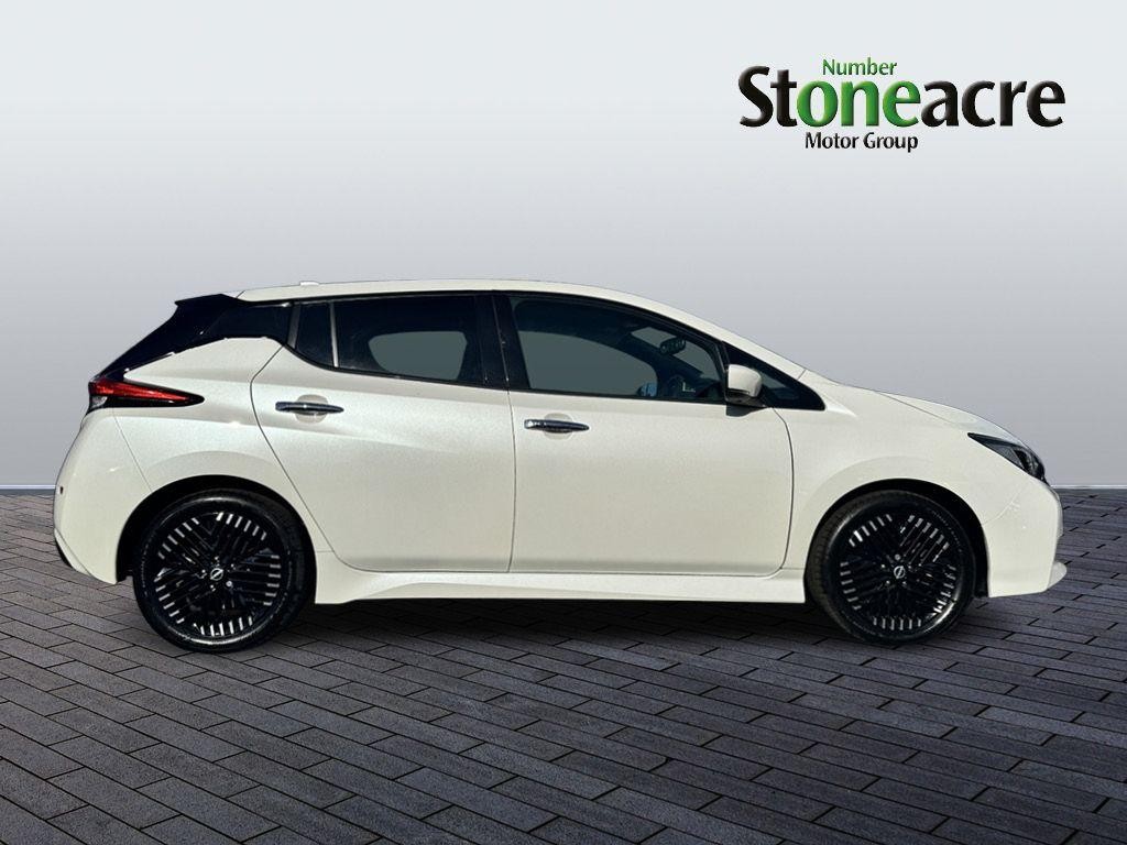 Nissan LEAF Image 2