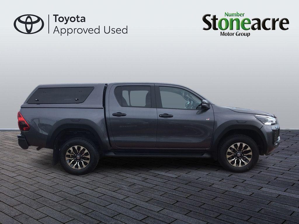 Toyota Hilux Image 4