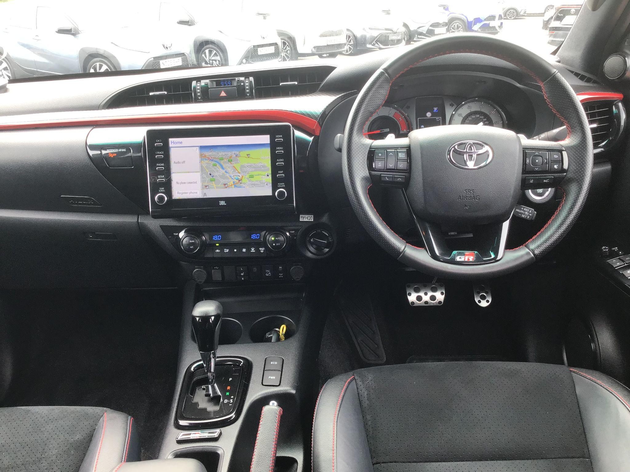 Toyota Hilux Image 14