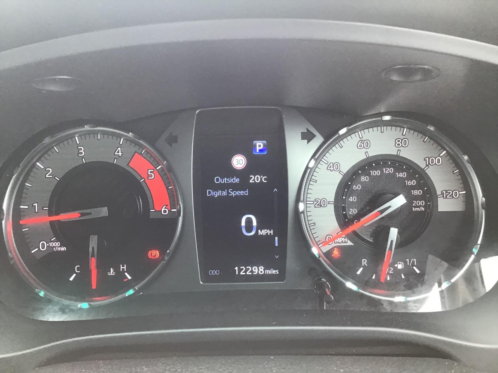 Toyota Hilux Image 19