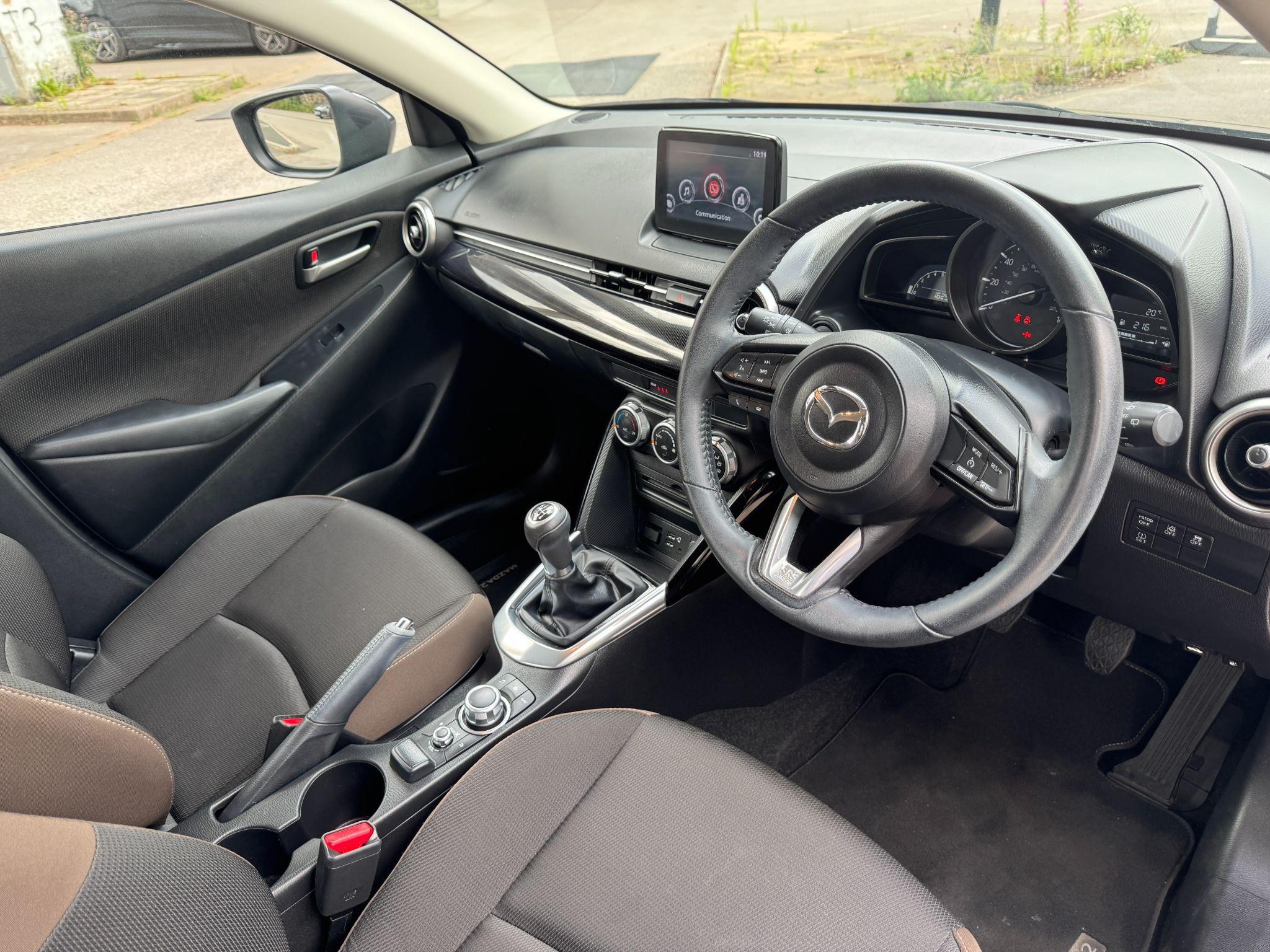 Mazda2 Image 12