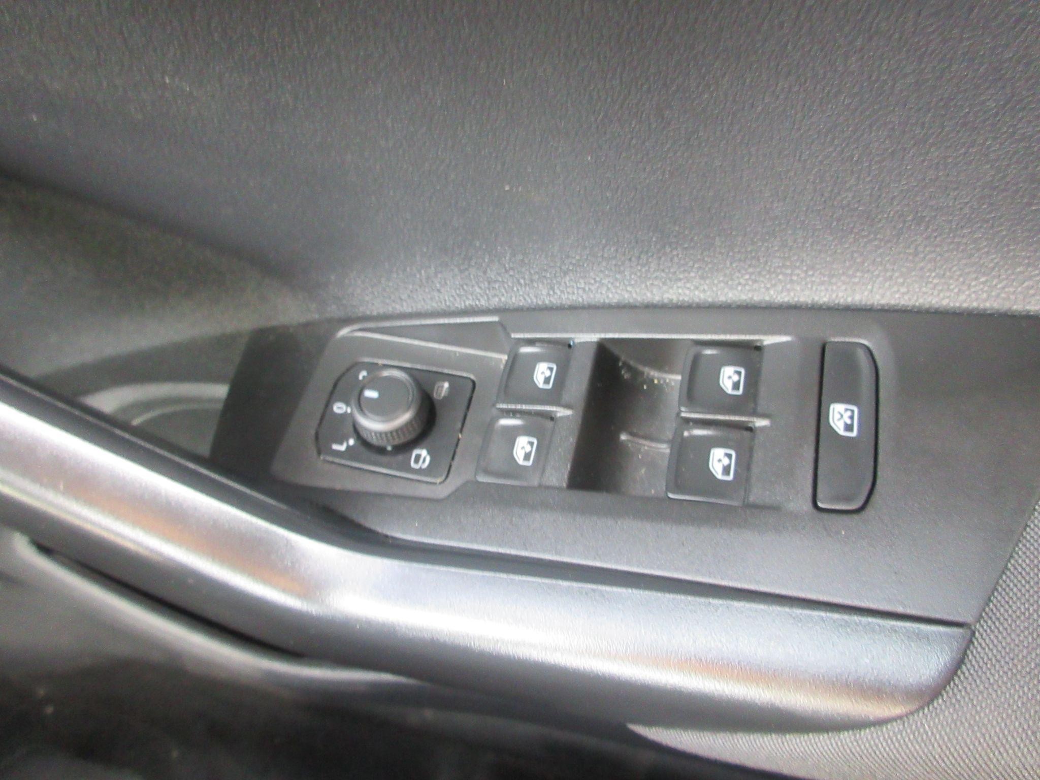 Volkswagen Polo Image 23