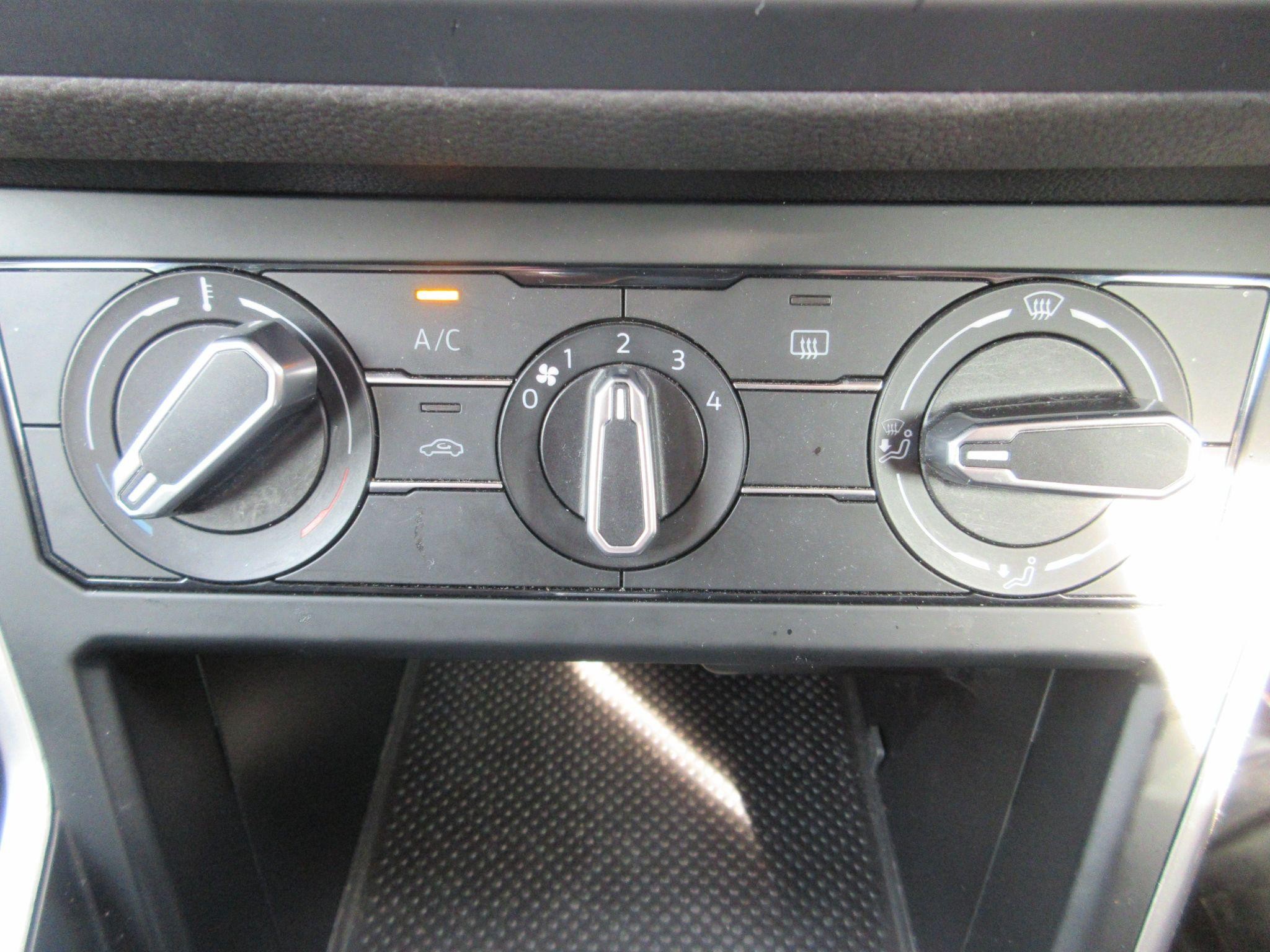 Volkswagen Polo Image 25