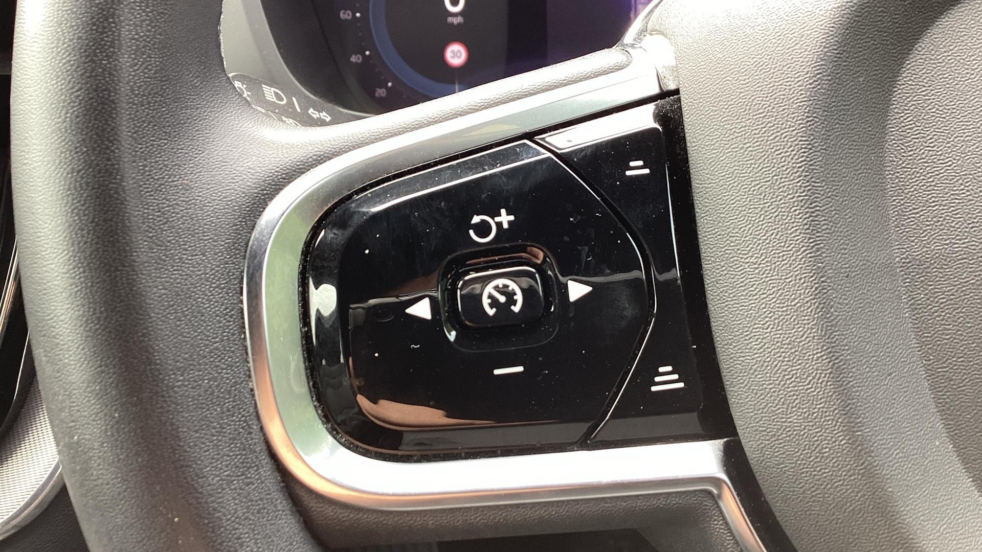 Volvo XC60 Image 21