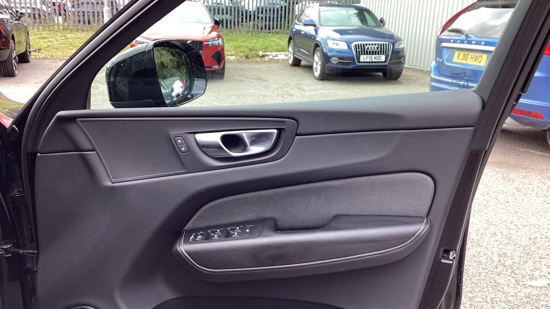 Volvo XC60 Image 29