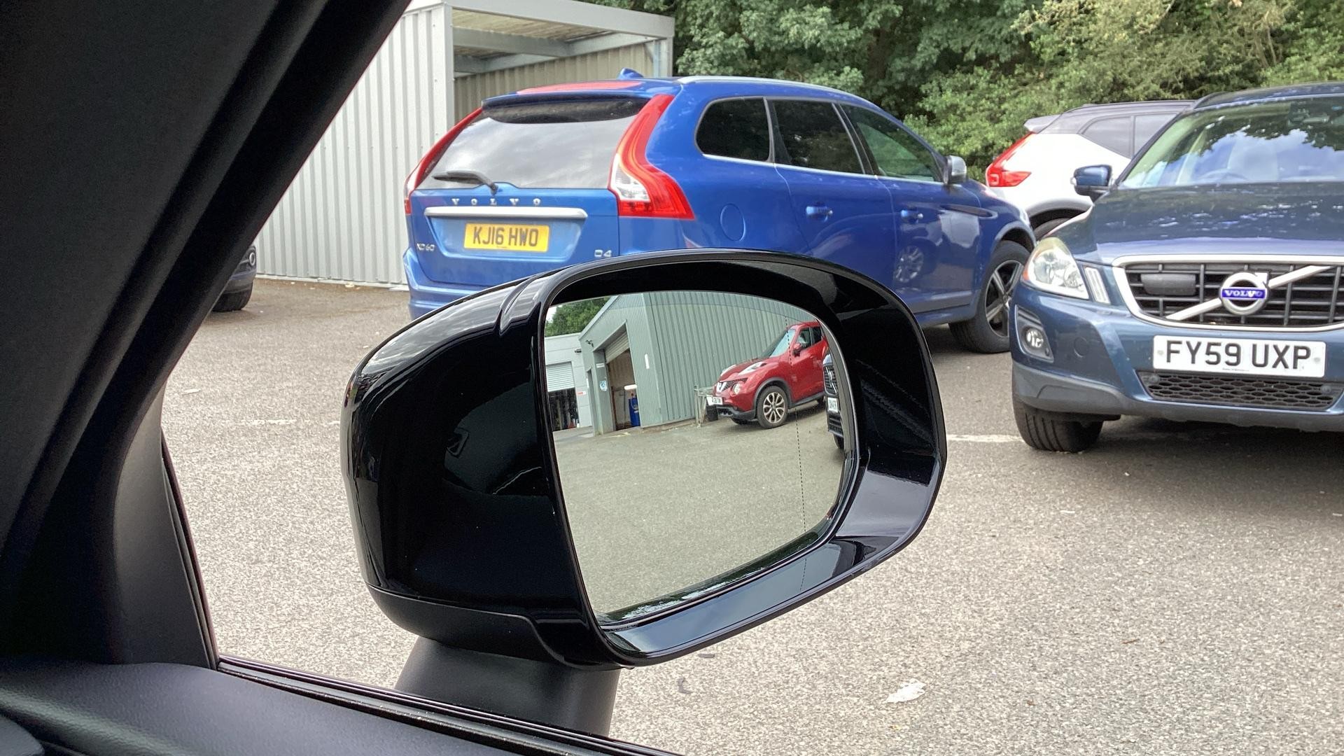 Volvo XC60 Image 32