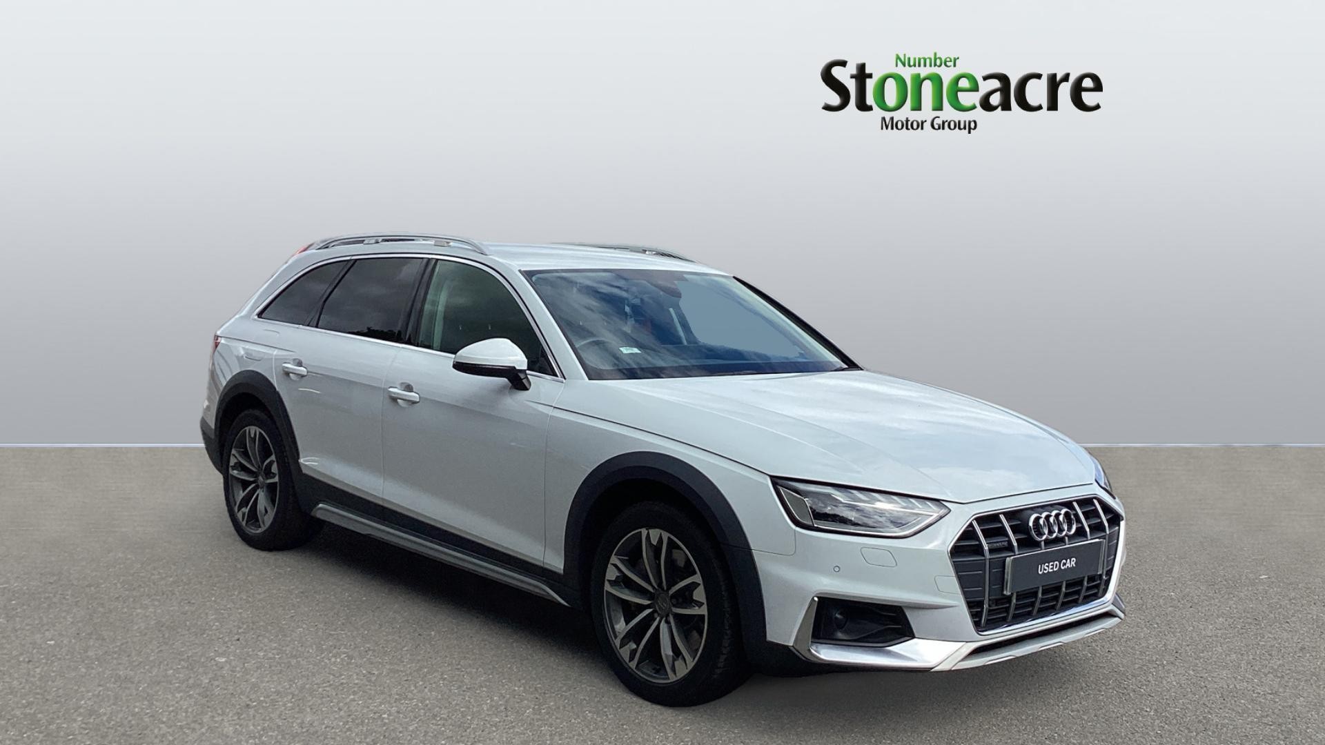 Audi A4 Allroad Image 1
