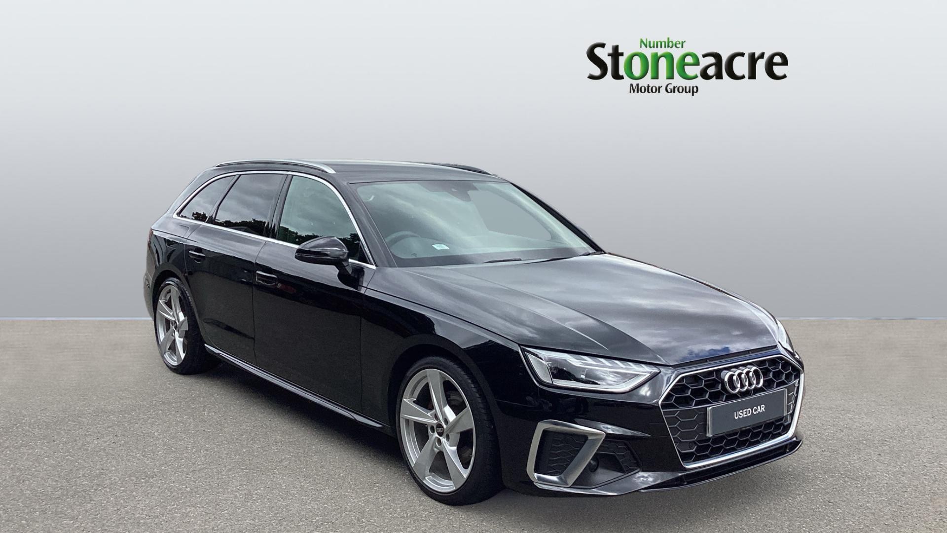 Audi A4 Avant Image 1