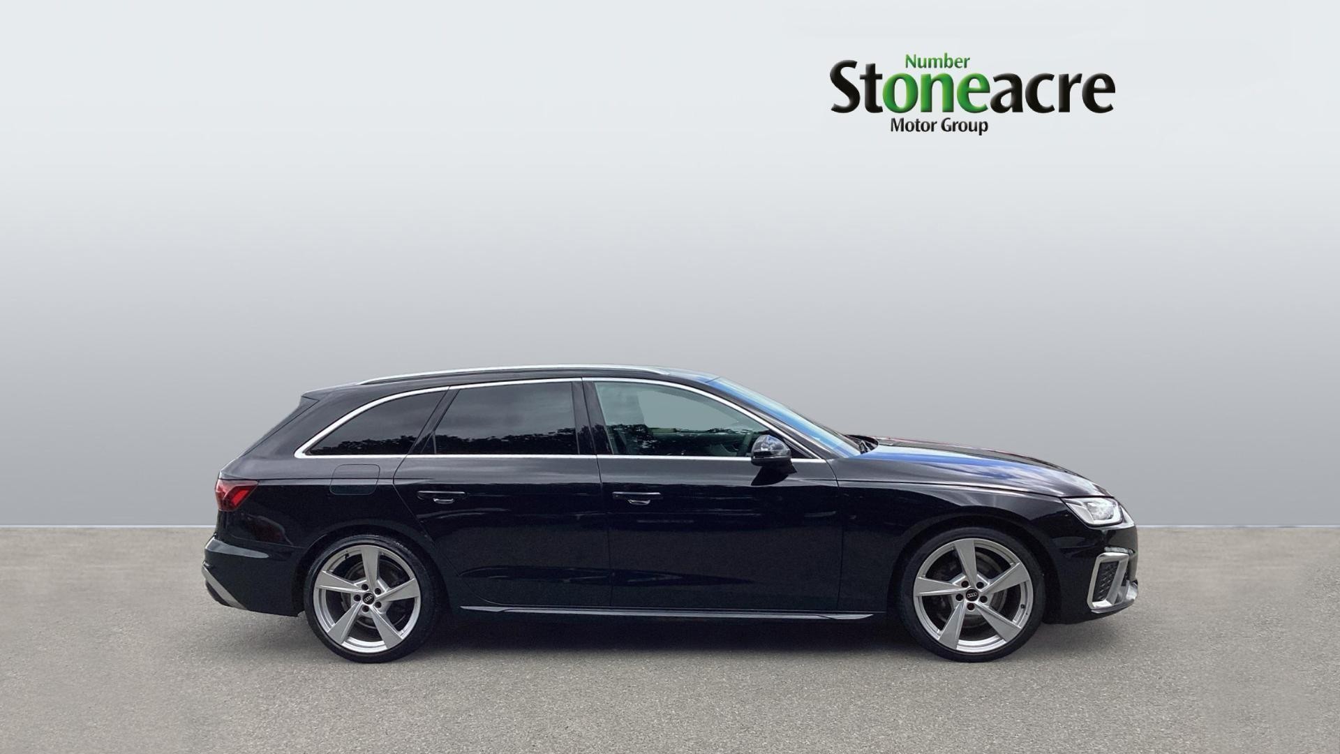 Audi A4 Avant Image 3