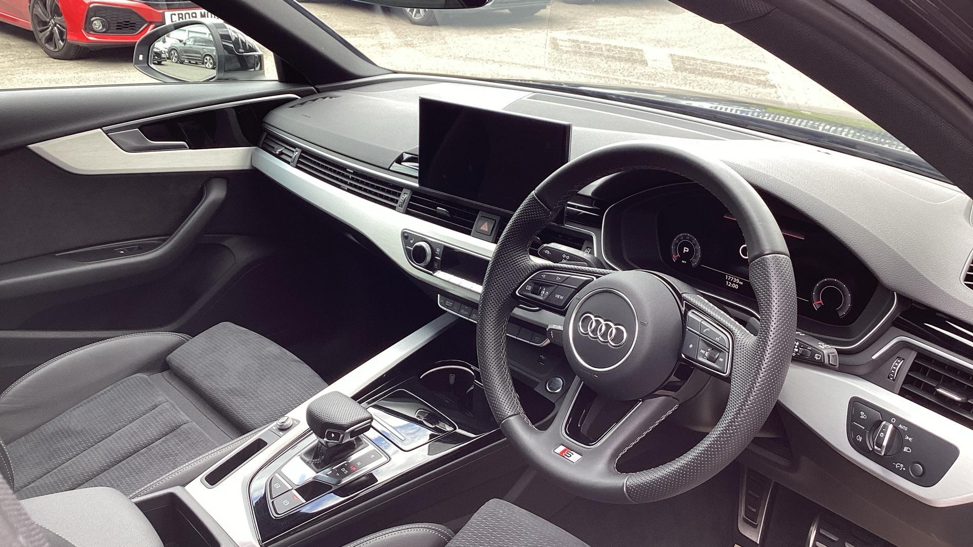 Audi A4 Avant Image 4
