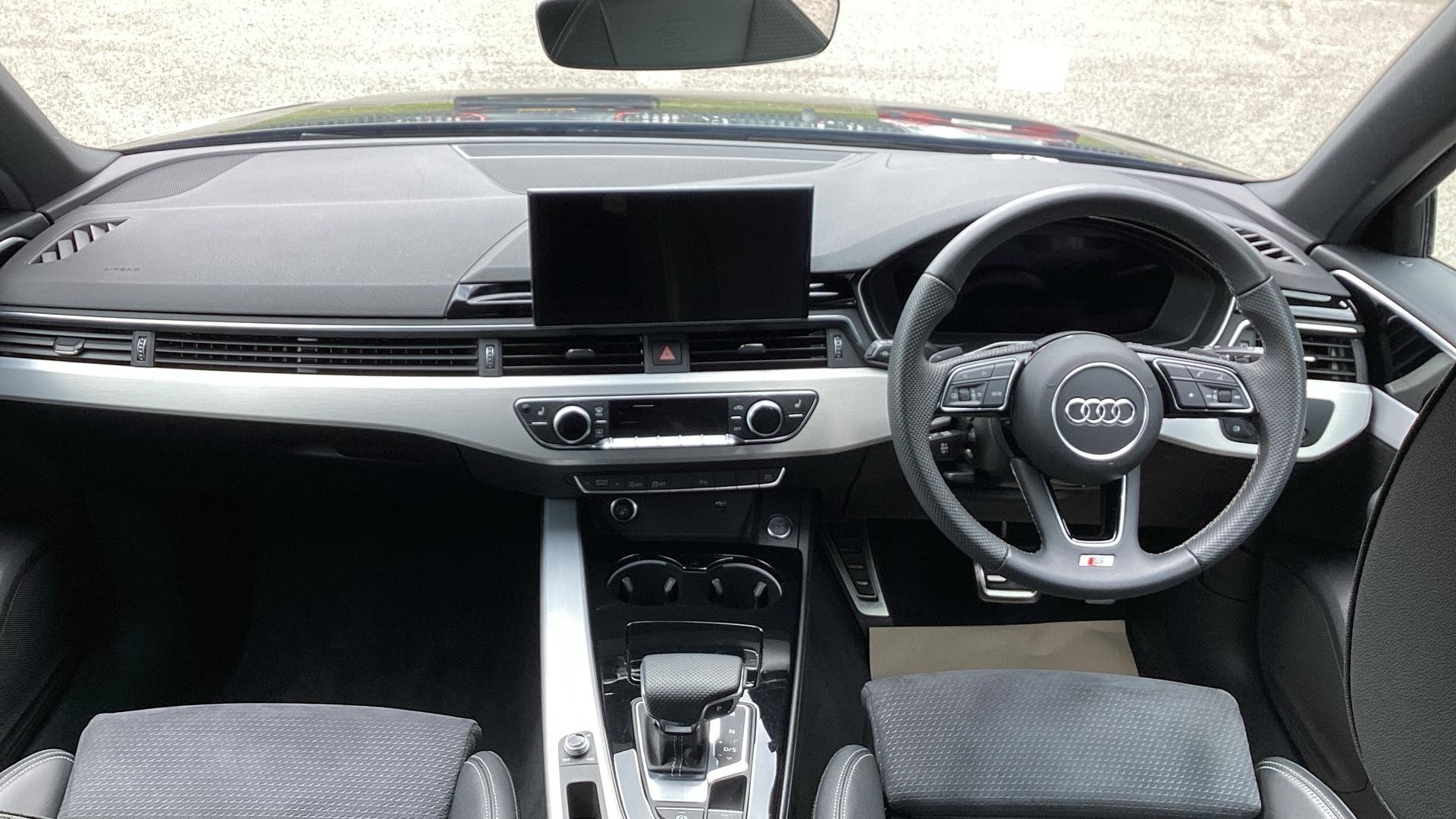 Audi A4 Avant Image 5