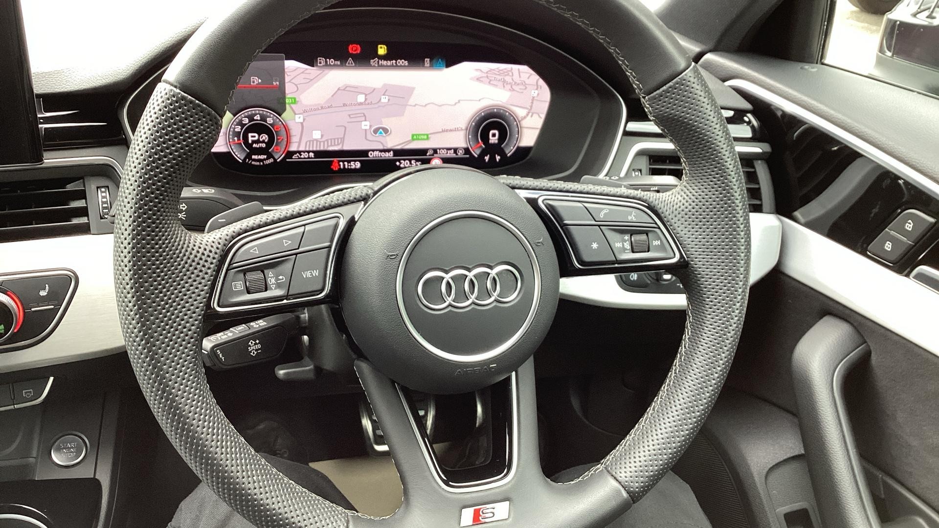 Audi A4 Avant Image 10