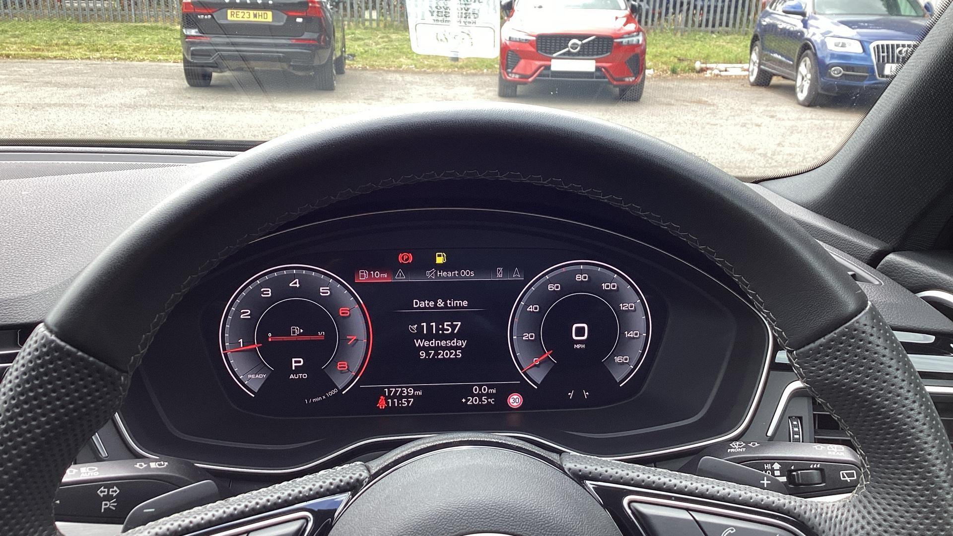 Audi A4 Avant Image 11