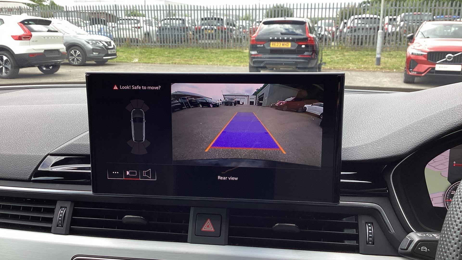 Audi A4 Avant Image 17