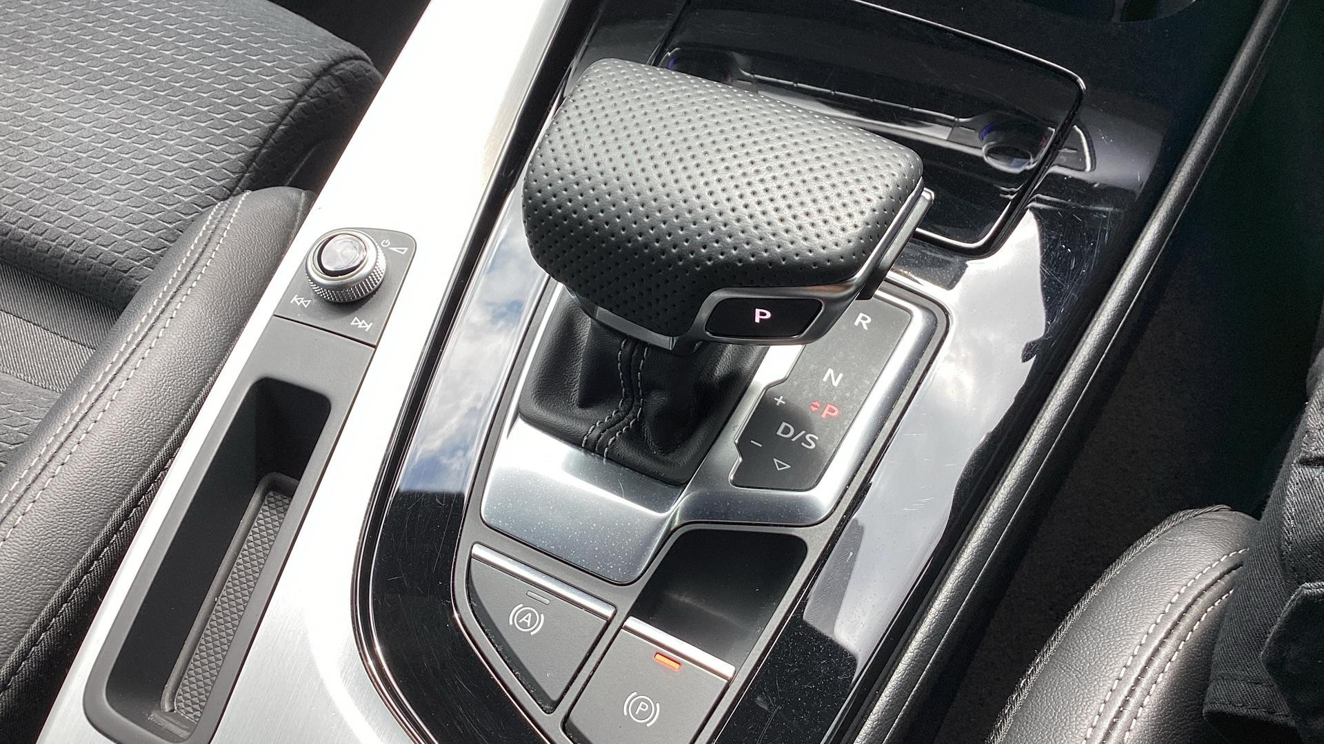 Audi A4 Avant Image 24