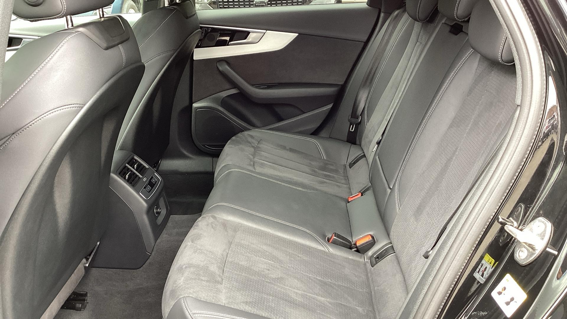 Audi A4 Avant Image 31