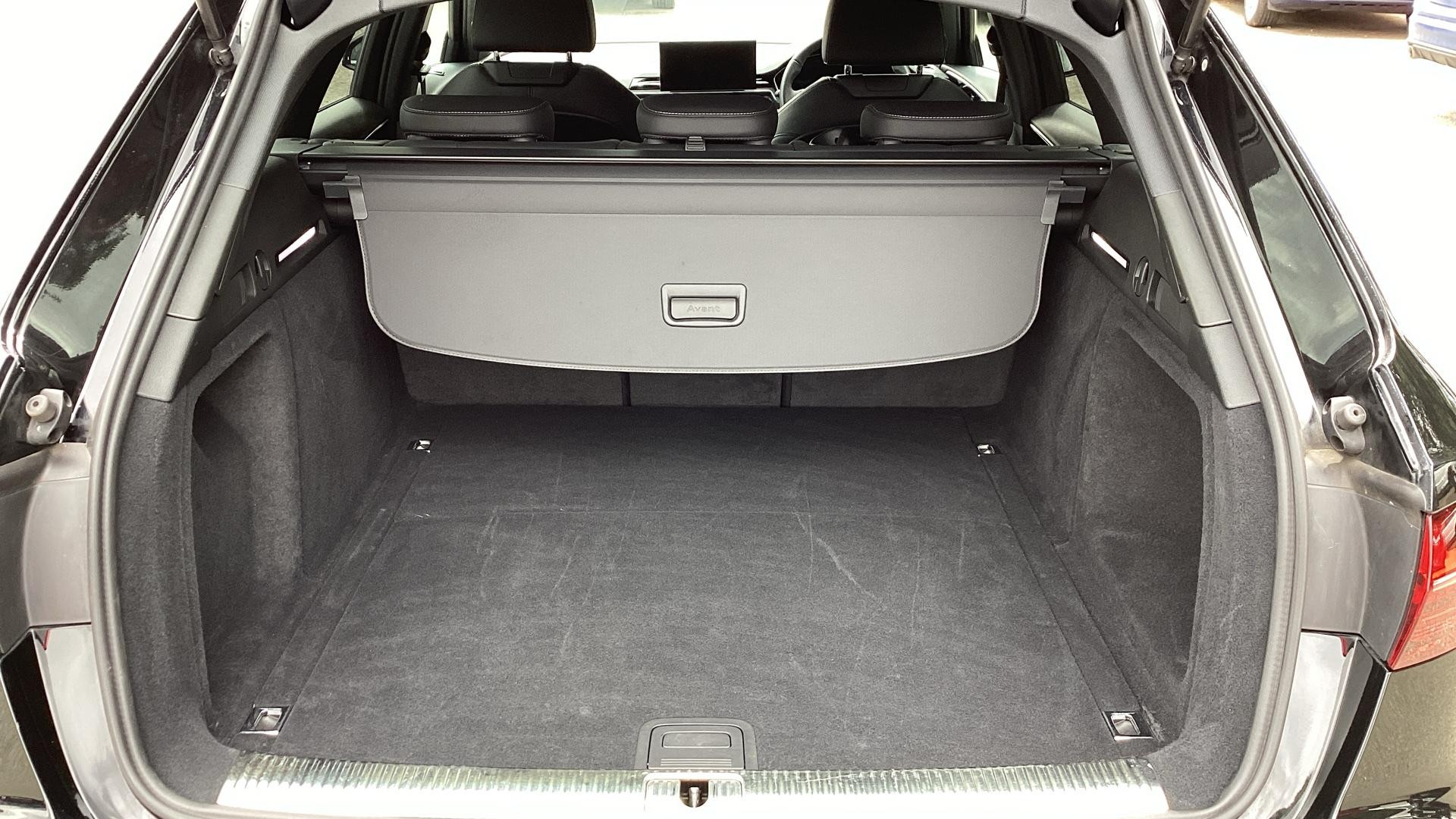 Audi A4 Avant Image 34