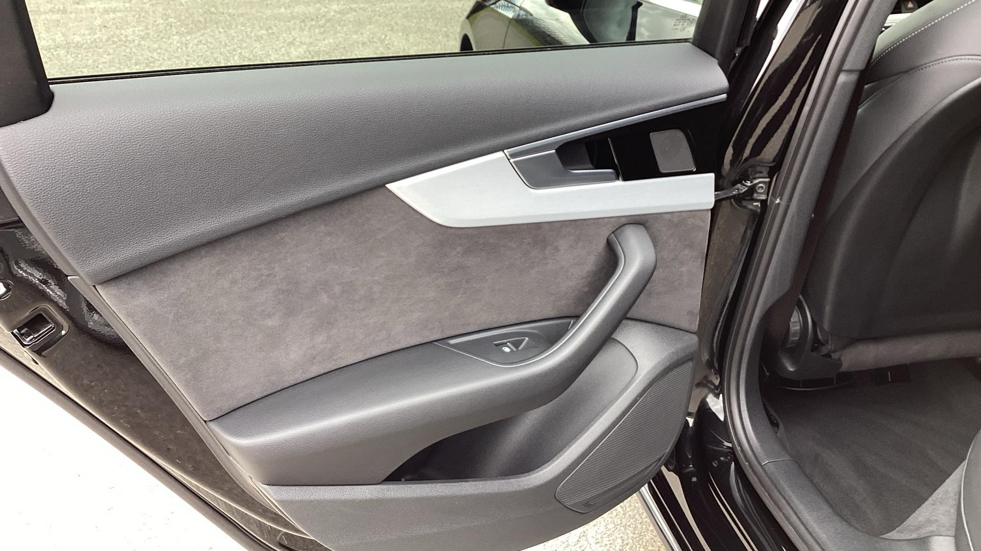 Audi A4 Avant Image 35