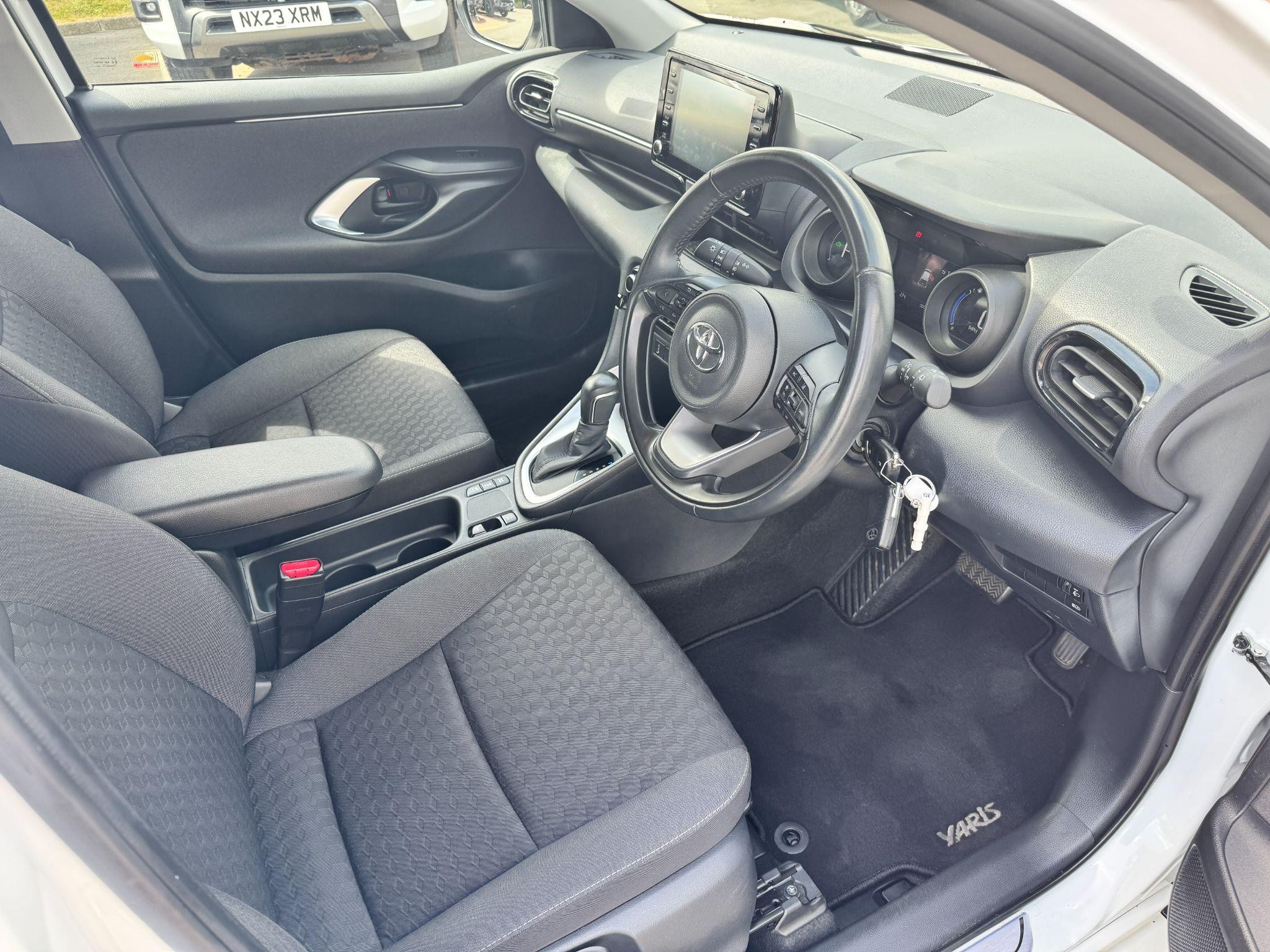 Toyota Yaris Image 13