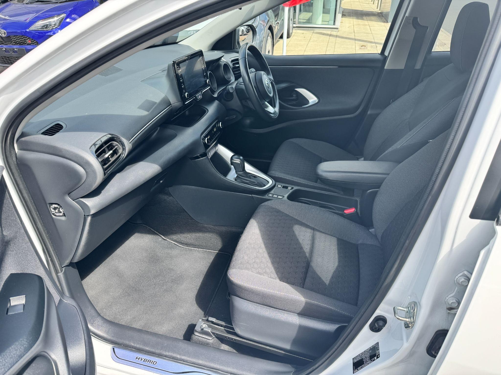 Toyota Yaris Image 16