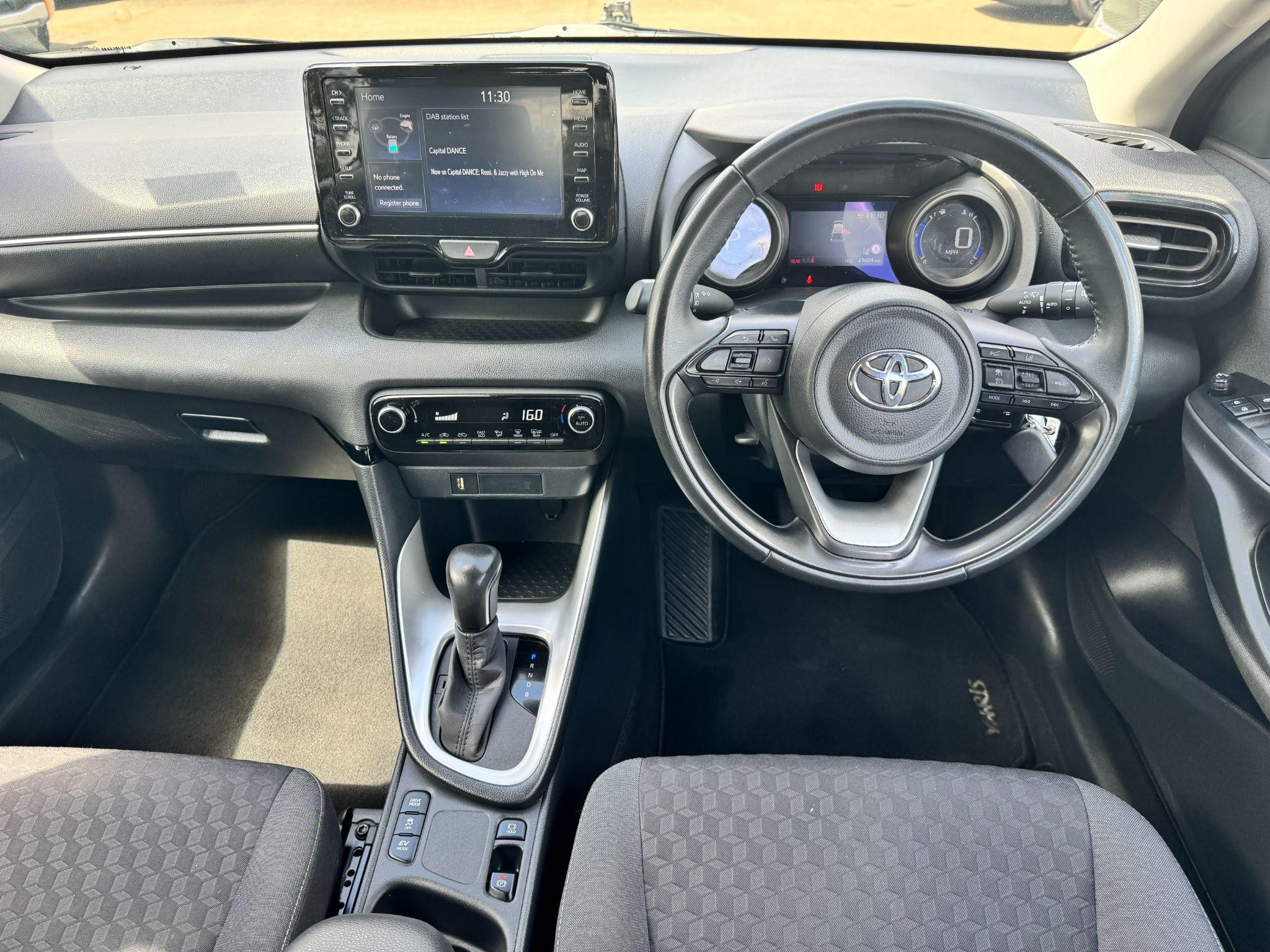 Toyota Yaris Image 17