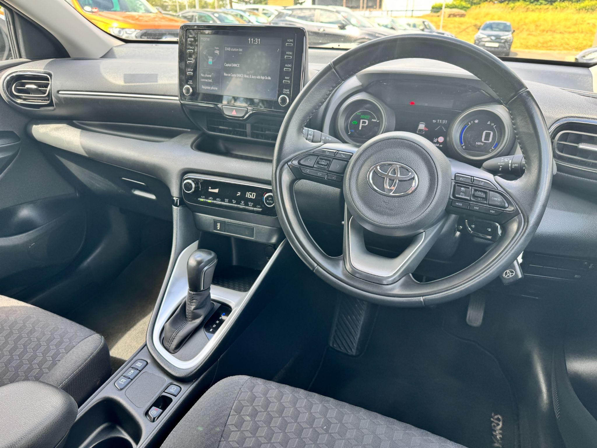 Toyota Yaris Image 18