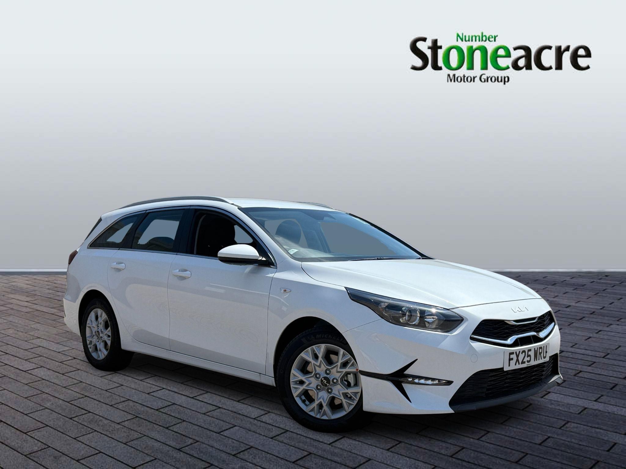 Kia Ceed Image 1