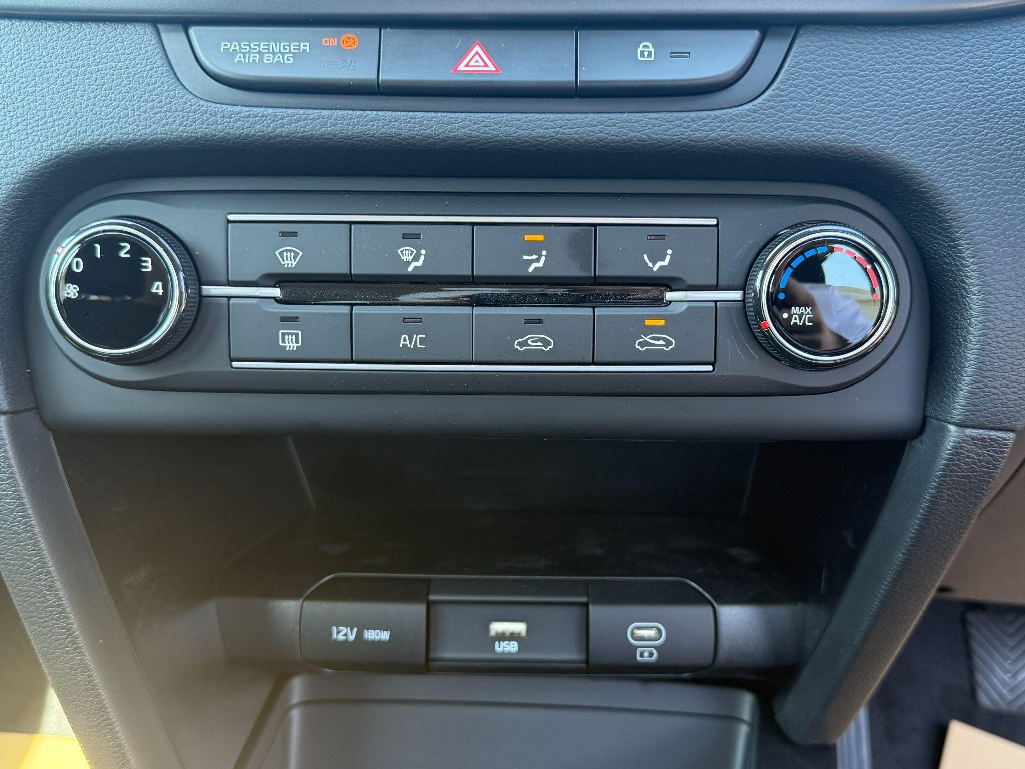 Kia Ceed Image 24