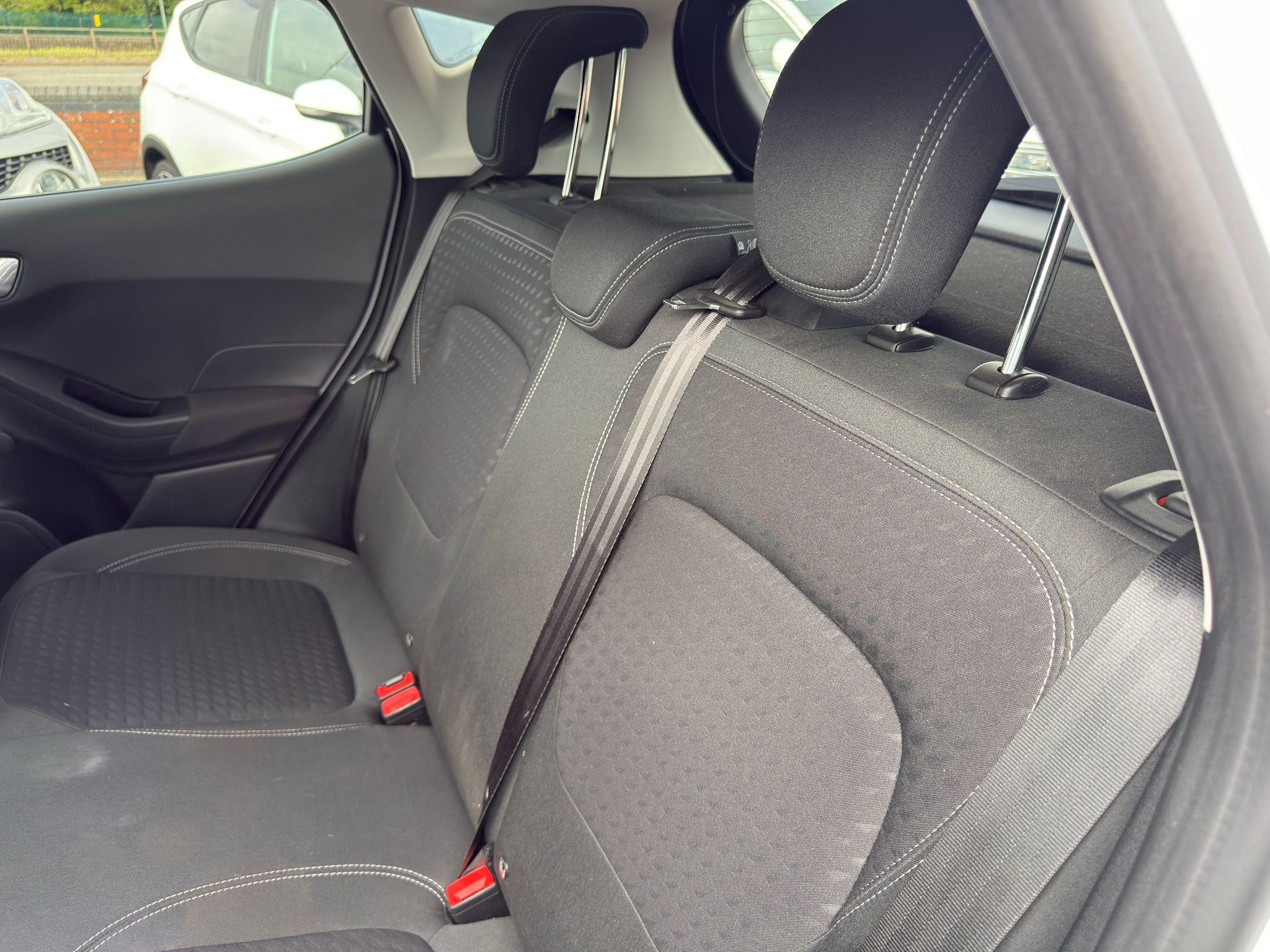 Ford Fiesta Image 14