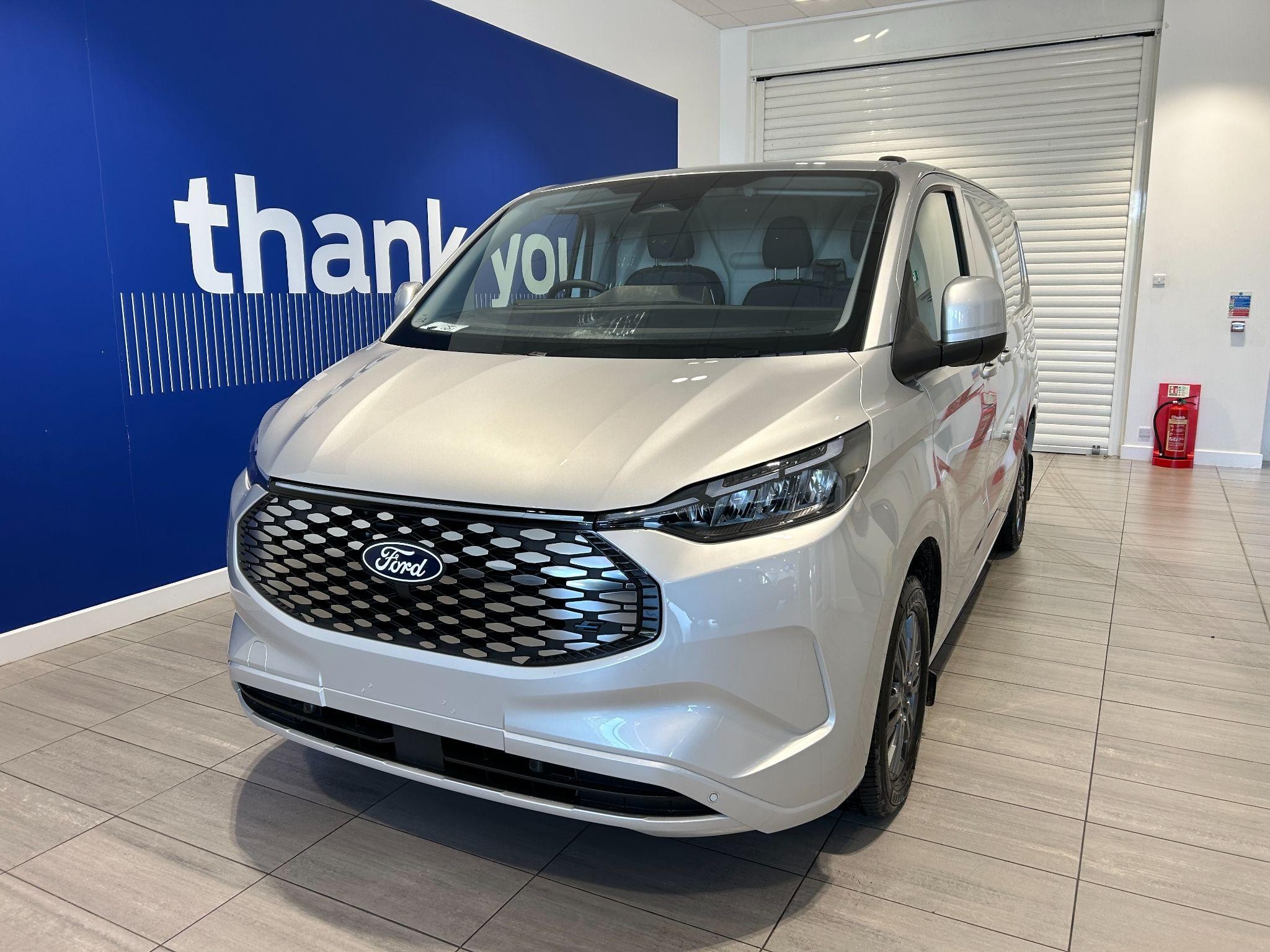 Ford E-Transit Custom Image 3
