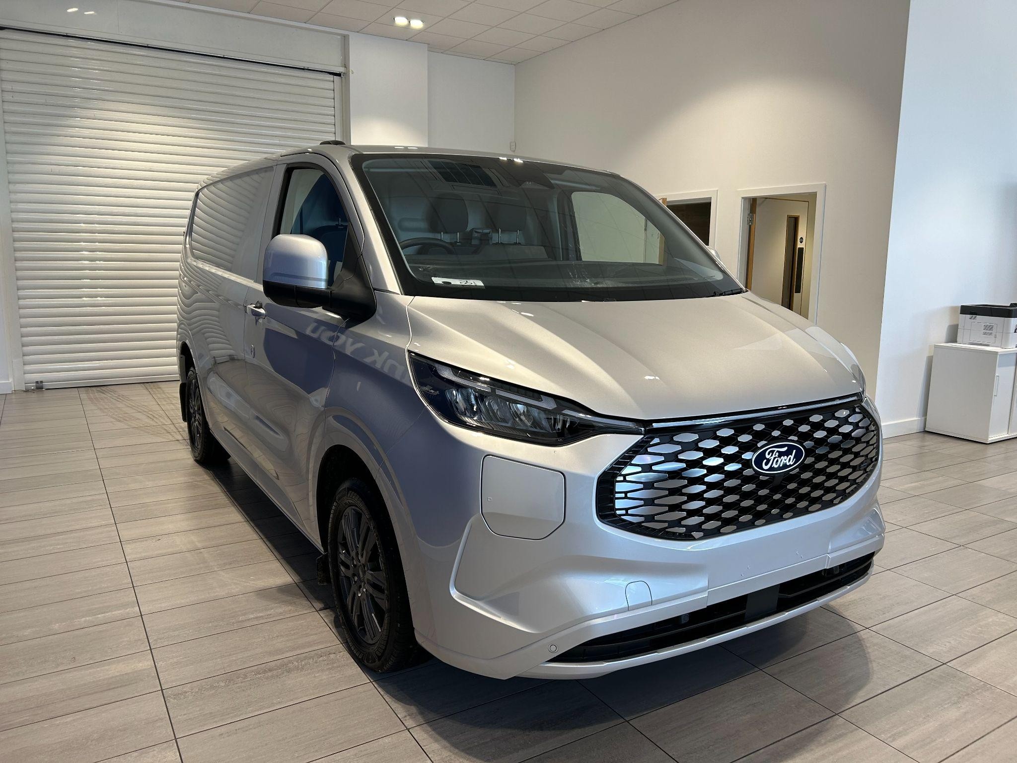 Ford E-Transit Custom Image 6