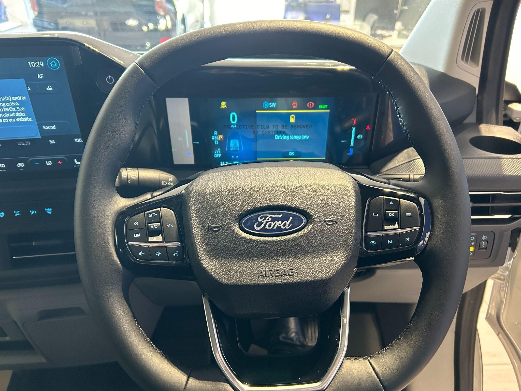 Ford E-Transit Custom Image 14