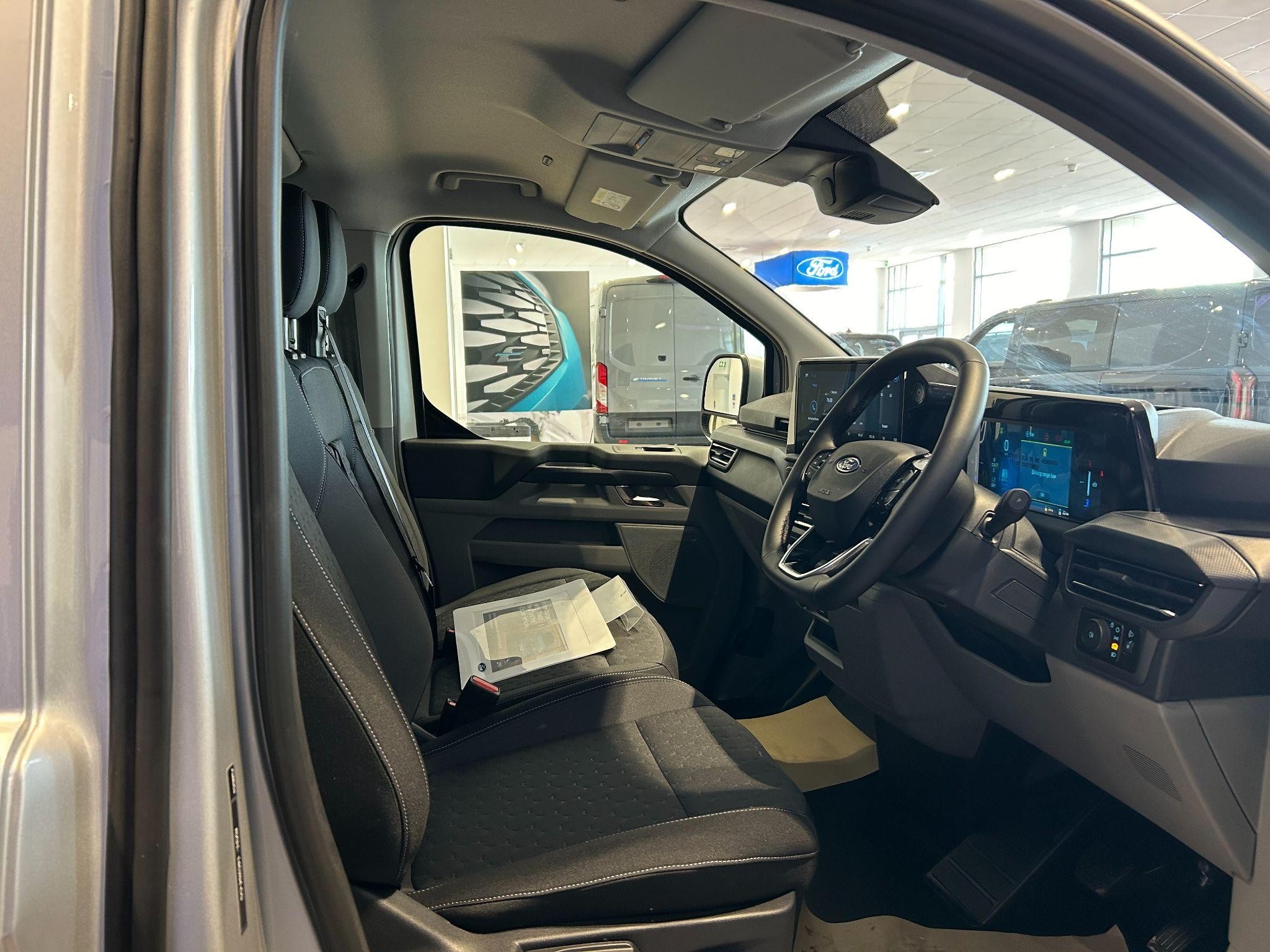 Ford E-Transit Custom Image 21