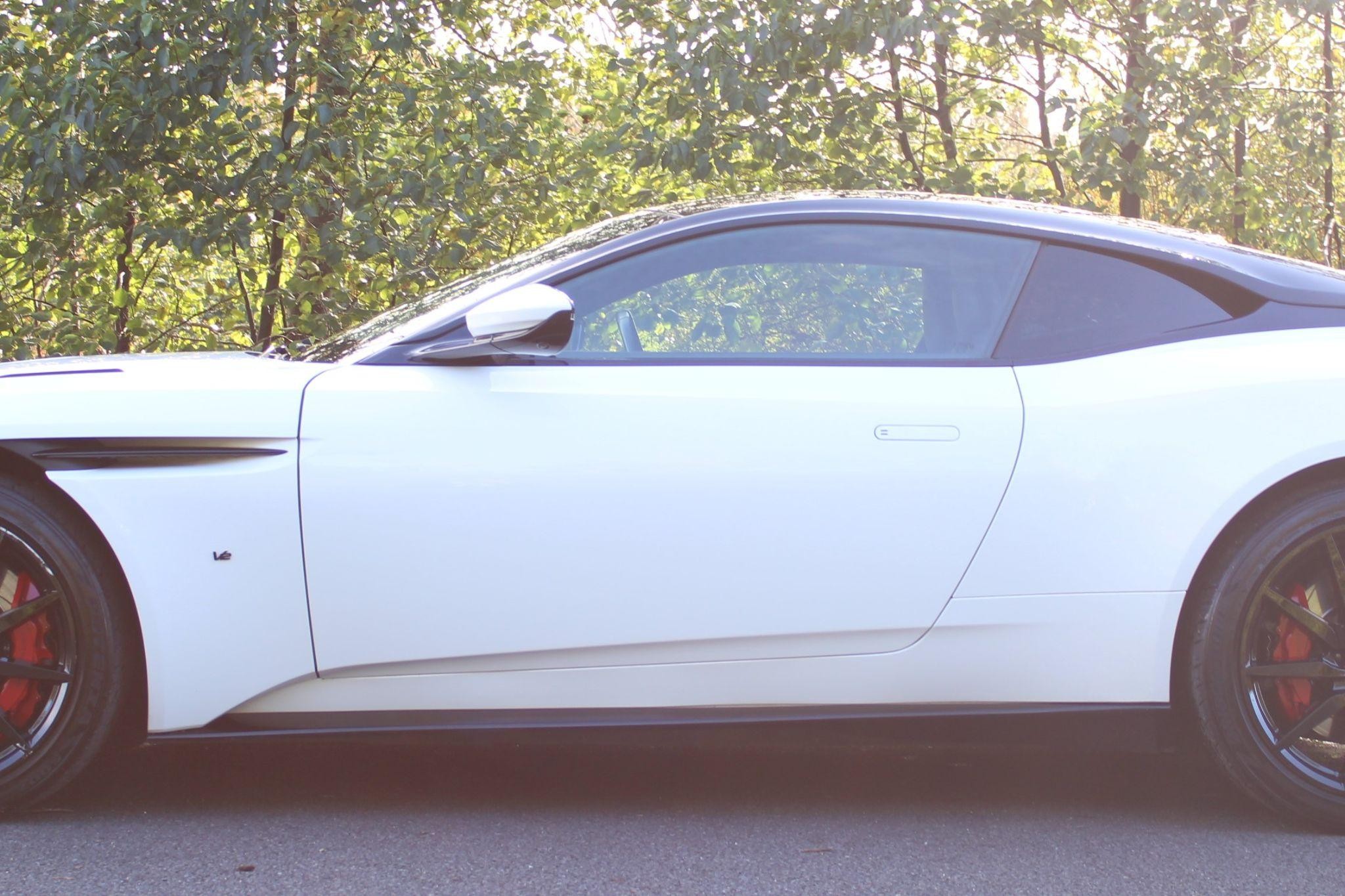 Aston Martin DB11 Image 5