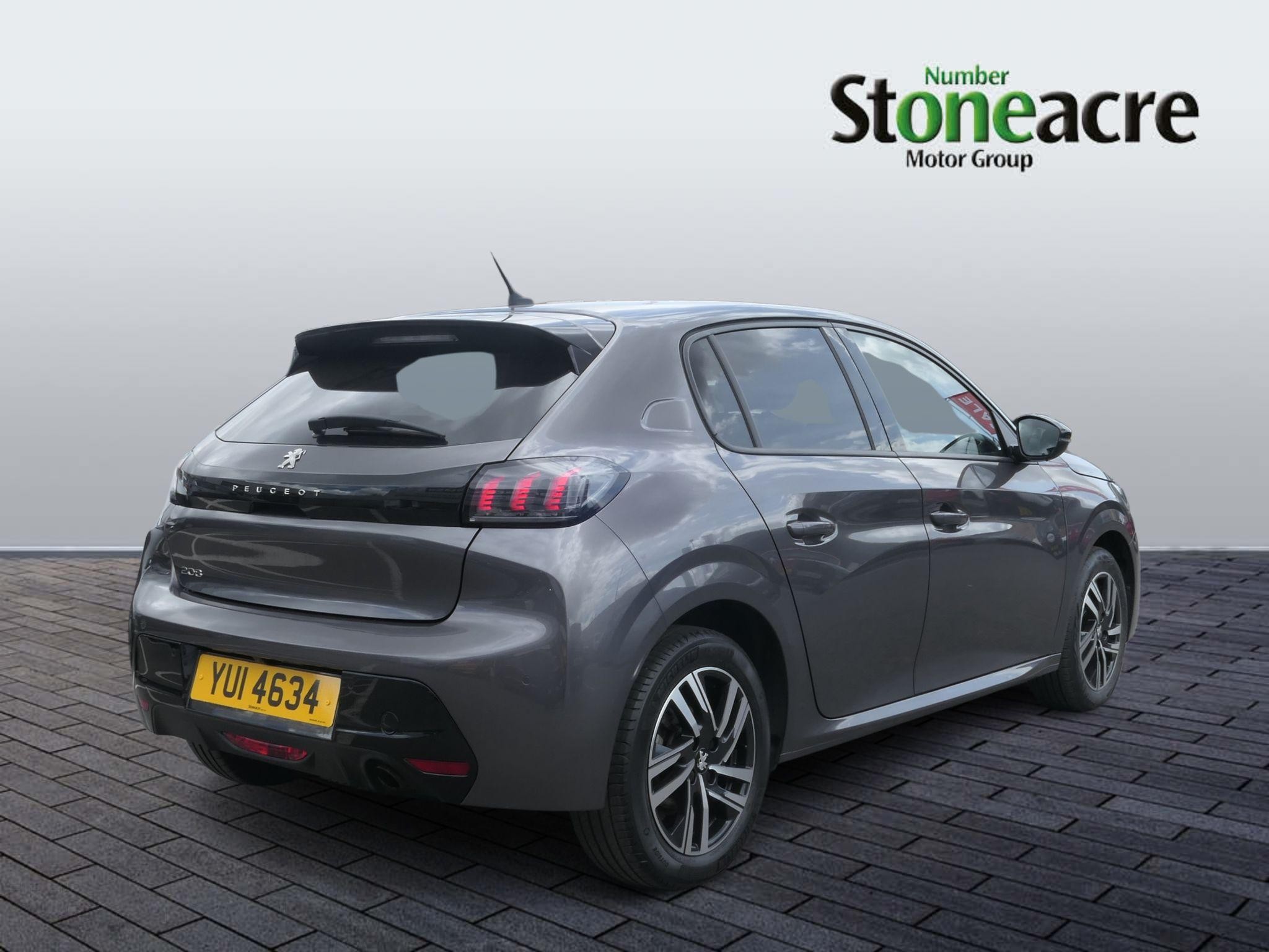 Peugeot 208 Image 8