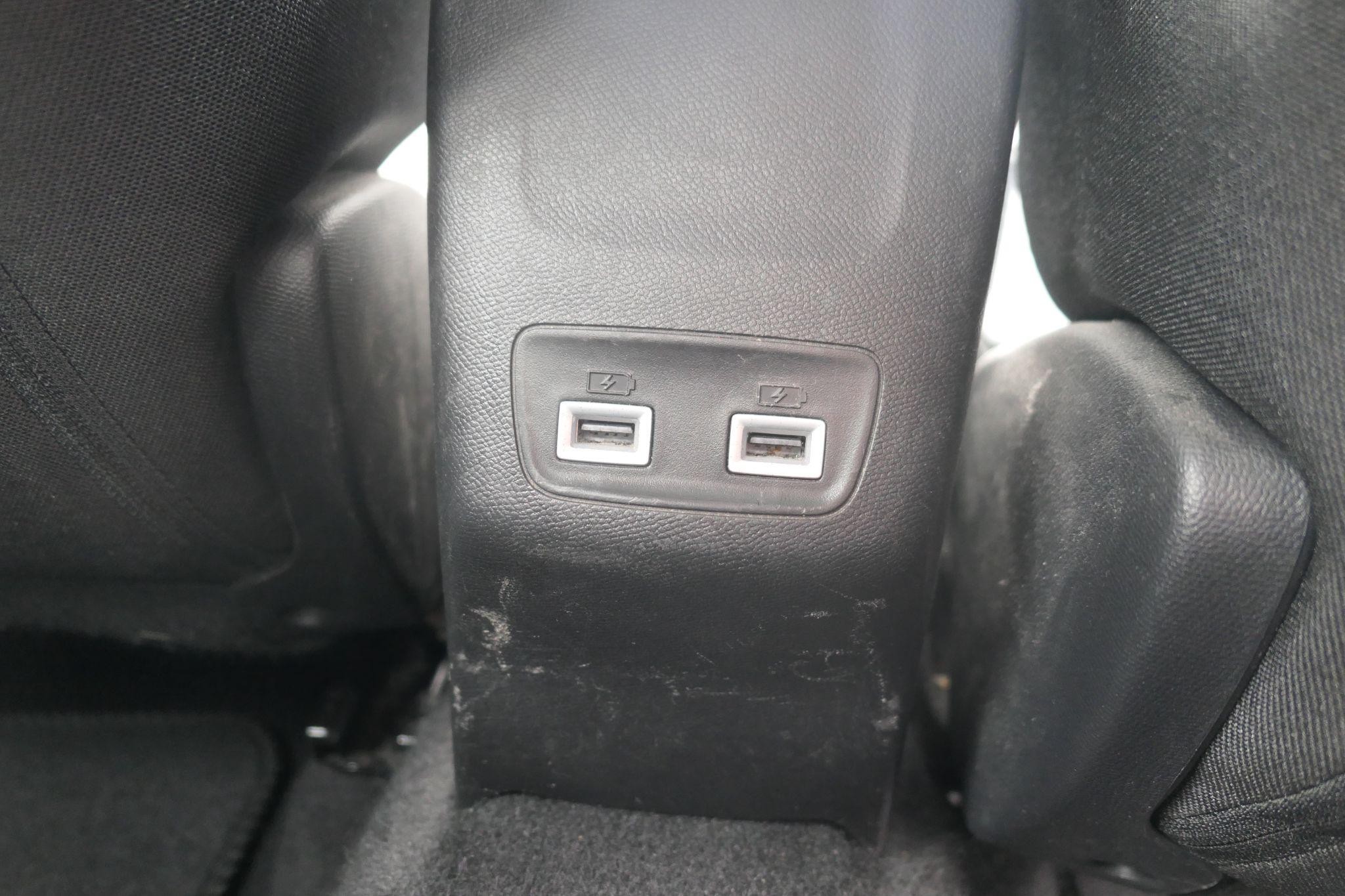Peugeot 208 Image 14