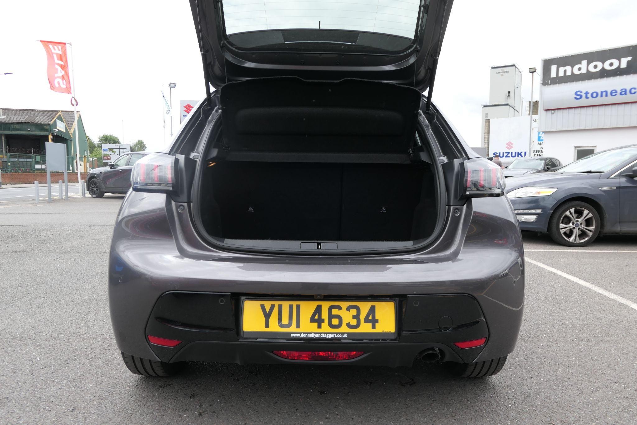 Peugeot 208 Image 30