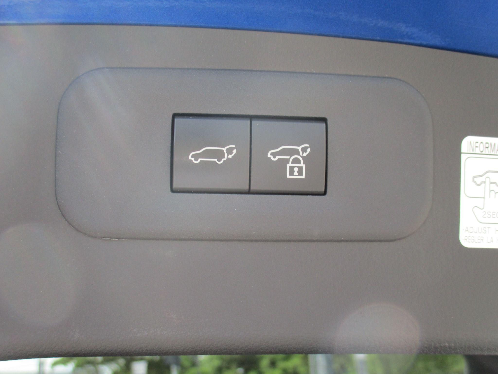 Lexus NX Self-Charging Hybrid Image 27