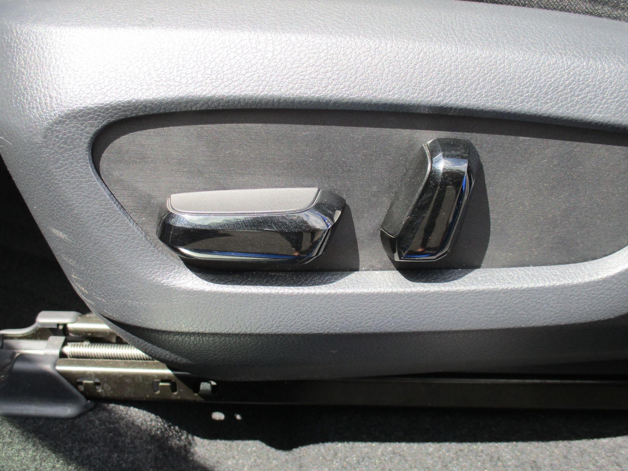 Lexus NX Self-Charging Hybrid Image 32