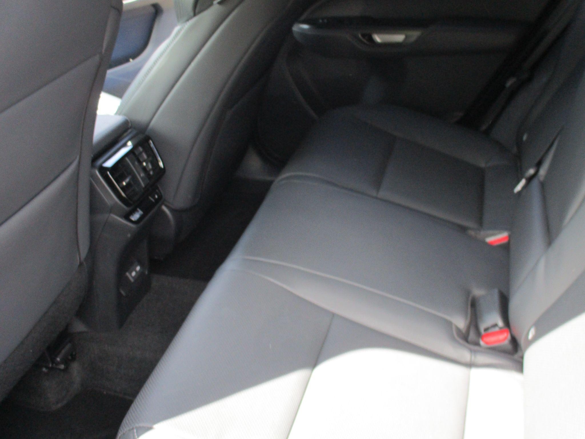Lexus NX Self-Charging Hybrid Image 33