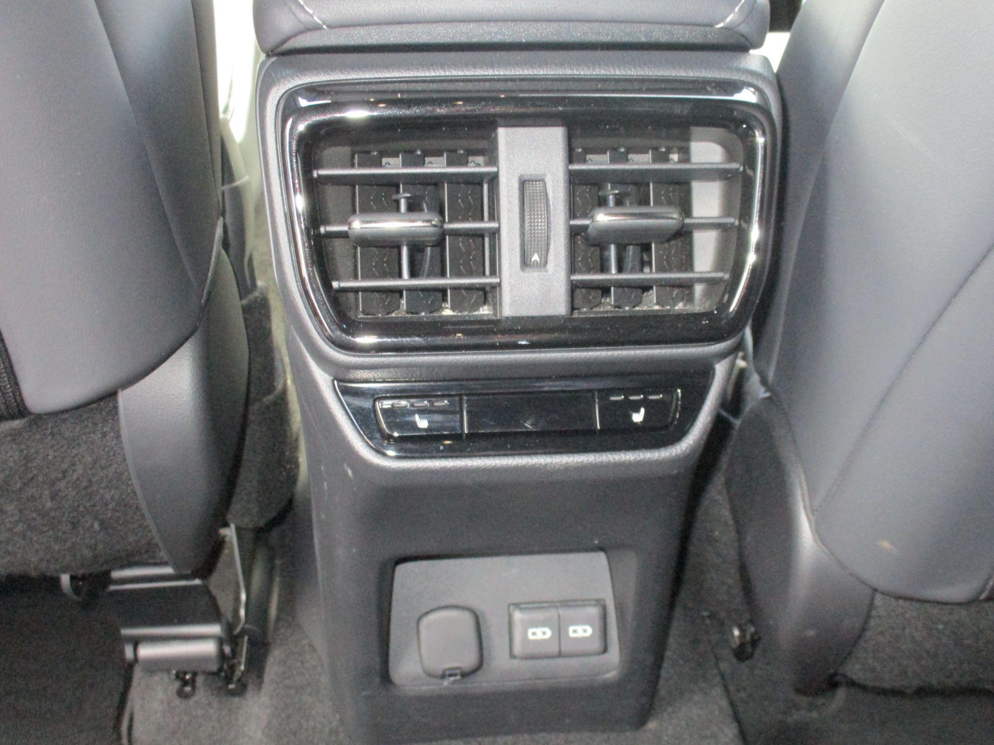 Lexus NX Self-Charging Hybrid Image 34